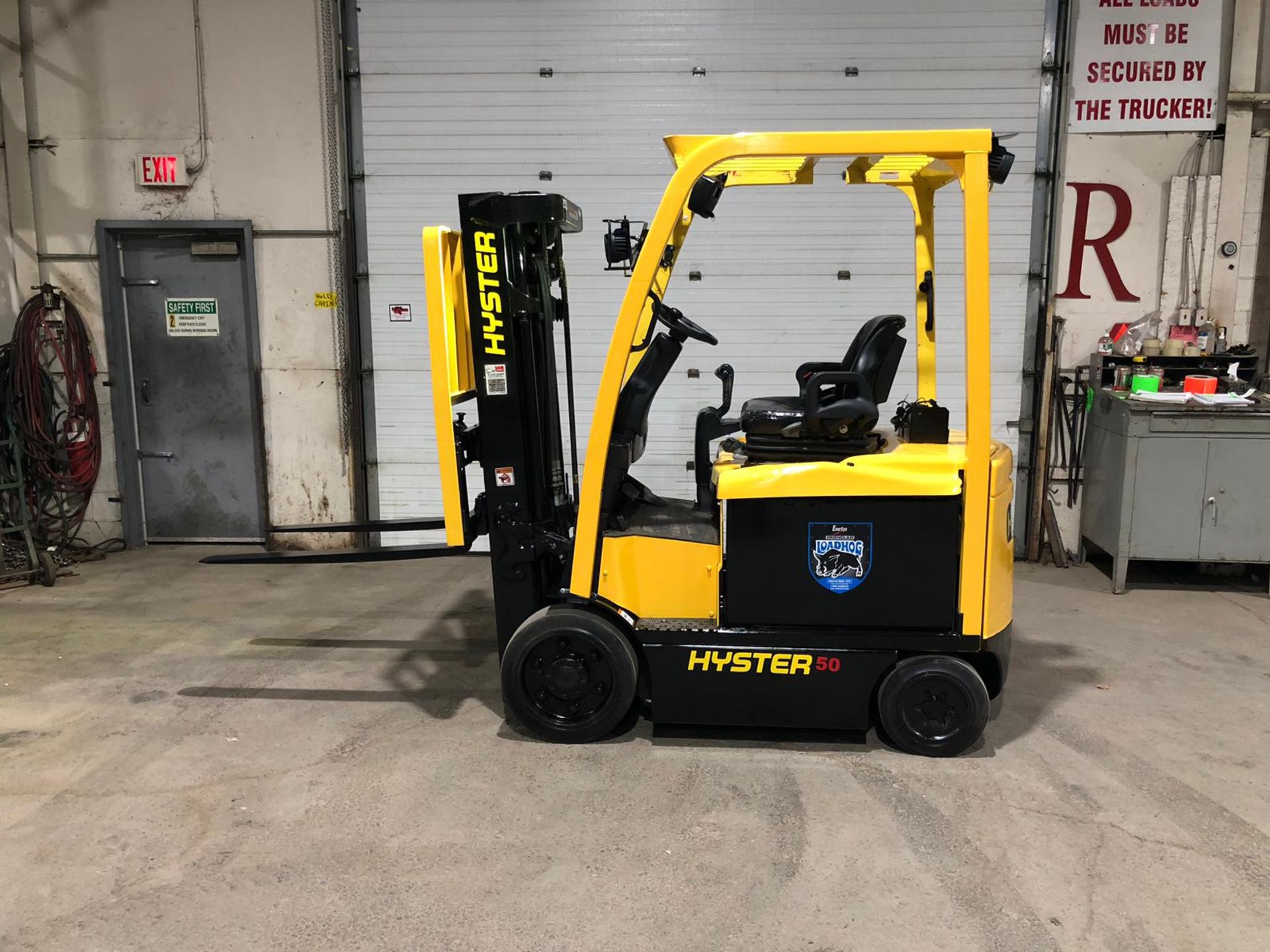 NICE 2016 Hyster model 50 - 5,000lbs Capacity Forklift Electric with Sideshift - 3-stage mast