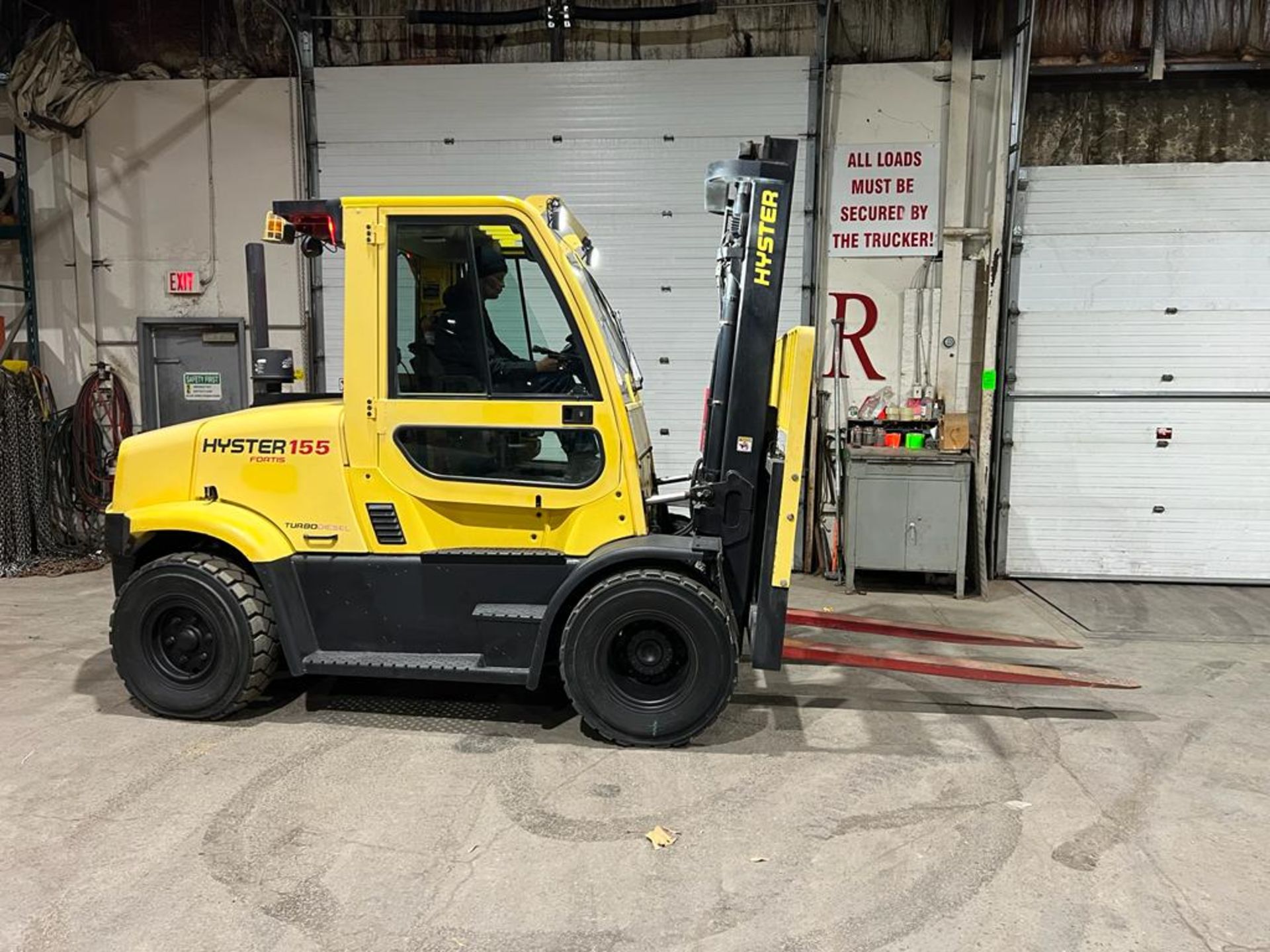 NICE 2016 Hyster model 155 Fortis - 15,500lbs Capacity OUTDOOR Forklift Diesel with CAB