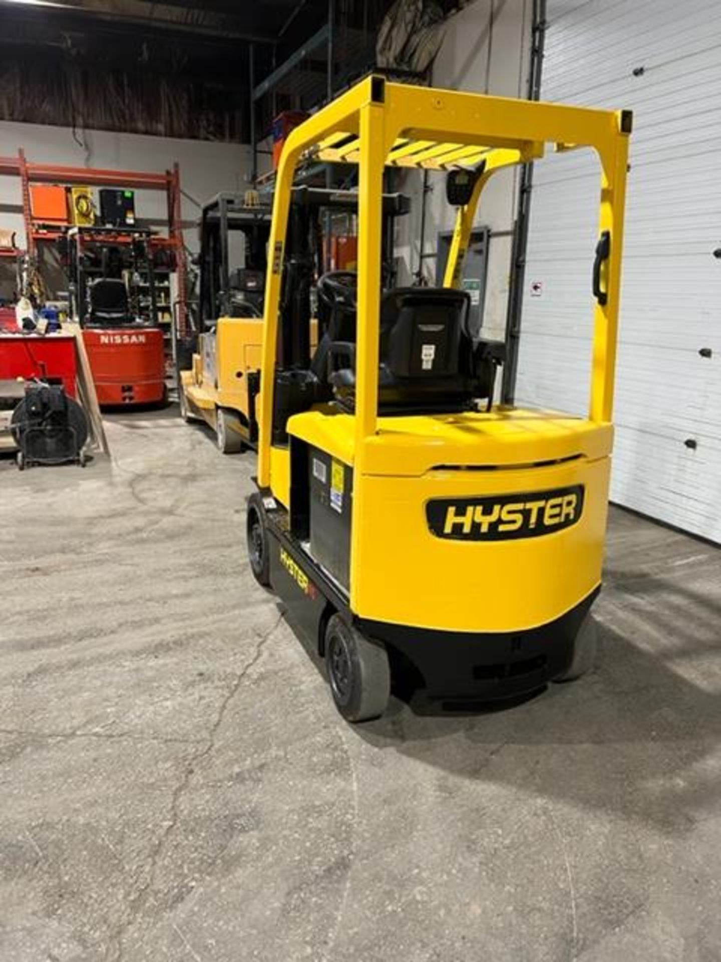 NICE 2010 Hyster model 45 - 4,500lbs Capacity Forklift Electric with Sideshift 3-stage mast - 48V - Image 2 of 3