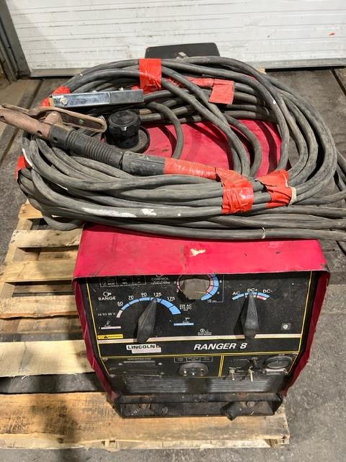Lincoln Ranger 8 Portable Gas Welder / Generator - portable unit with Cables - Image 2 of 4