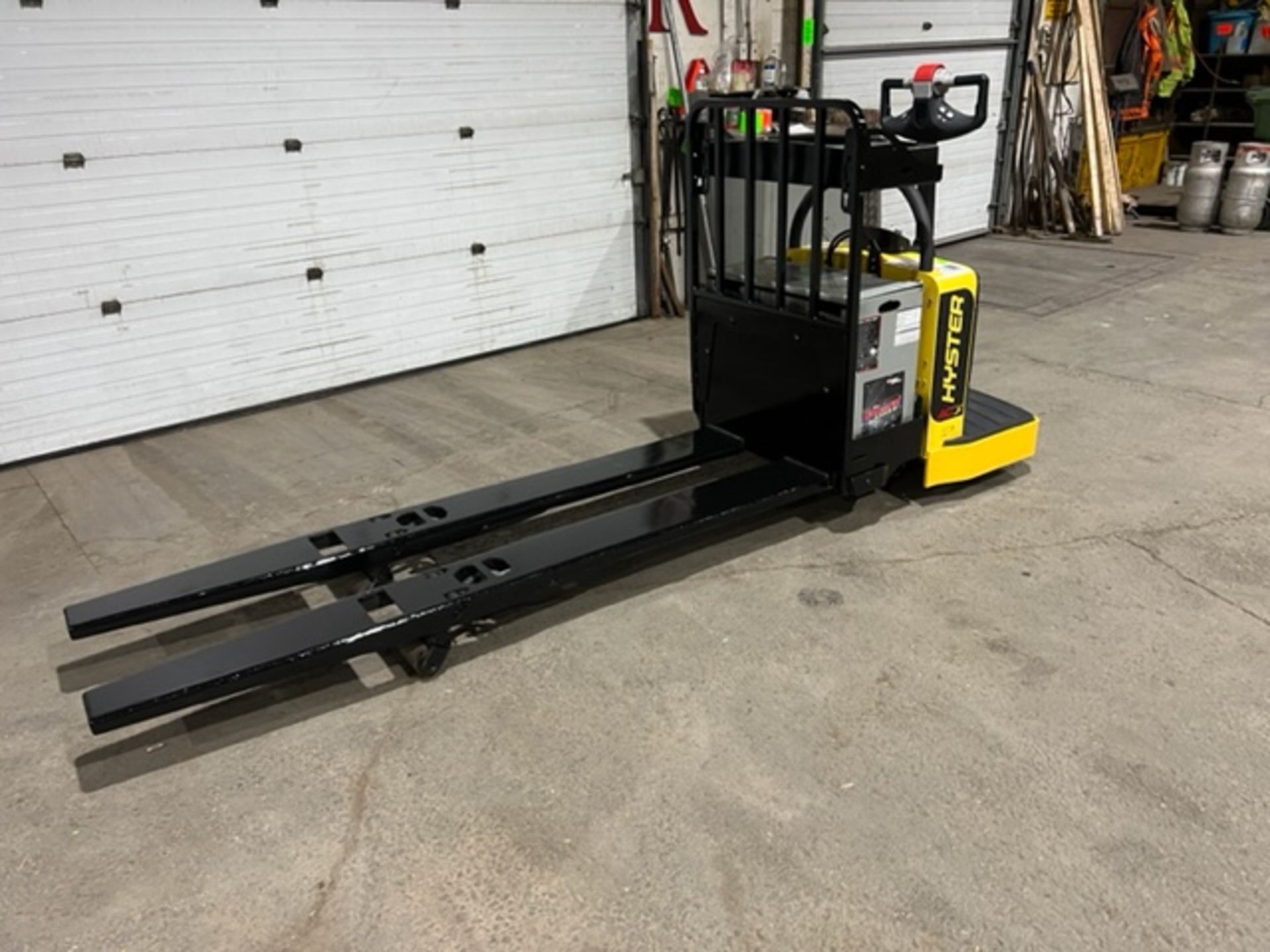 NICE 2014 Hyster Ride-On Powered Pallet Cart 8' Long Forks 6000lbs capacity SAFTEY TO OCTOBER 2023 - - Image 2 of 3