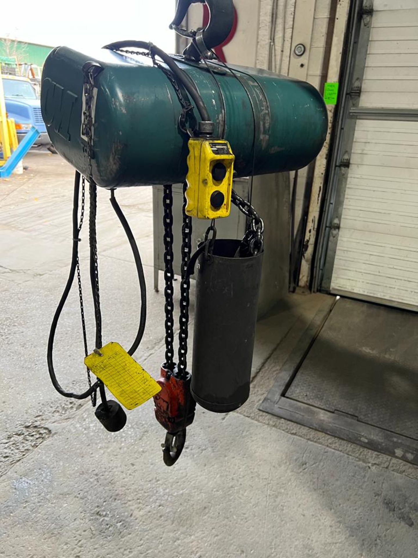 CM 1 ton Capacity Electric Hoist with Pendant 208/220/440V