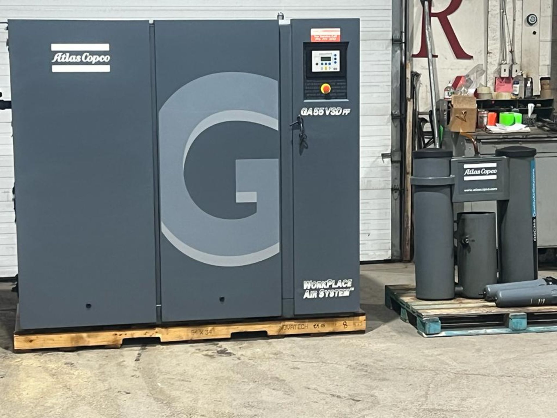 NICE 2008 Atlas Copco 75HP Air Compressor GA55VSDFF Variable Speed Drive with built on AIR DRYER