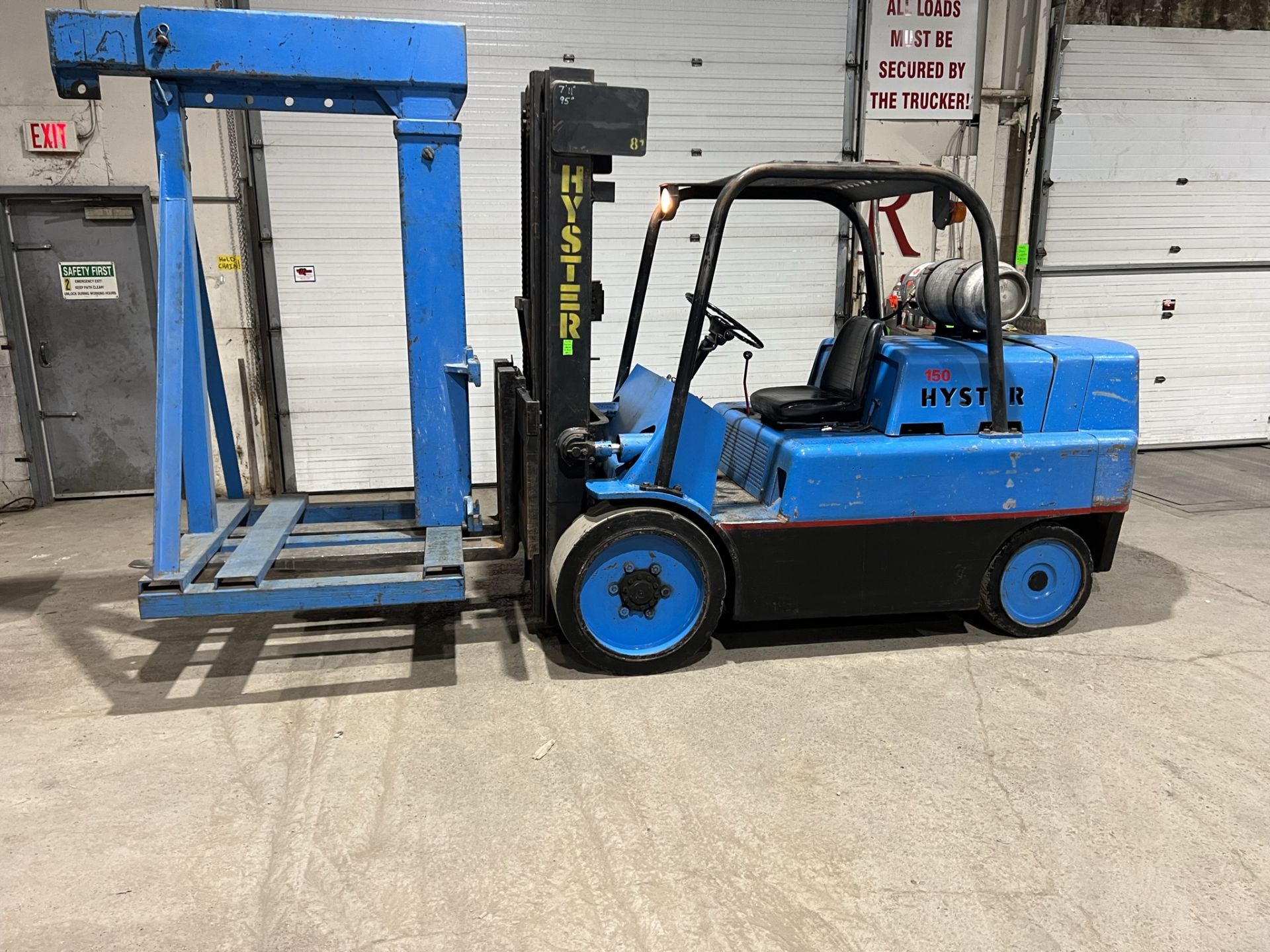 NICE Hyster model 150 - 15,000lbs Capacity Forklift LPG (propane) 3-stage mast 60” forks SPECIAL