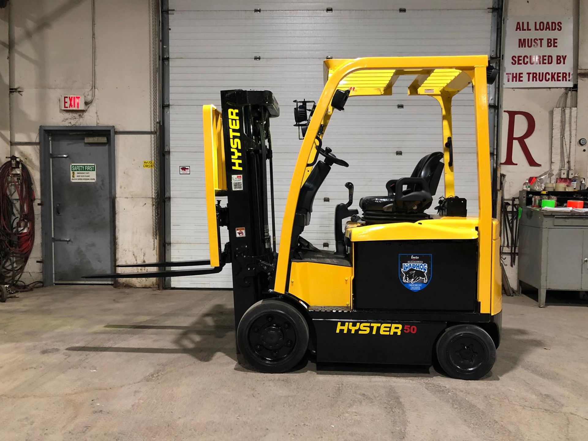 NICE 2016 Hyster model 50 - 5,000lbs Capacity Forklift Electric with Sideshift - 3-stage mast - Image 3 of 4