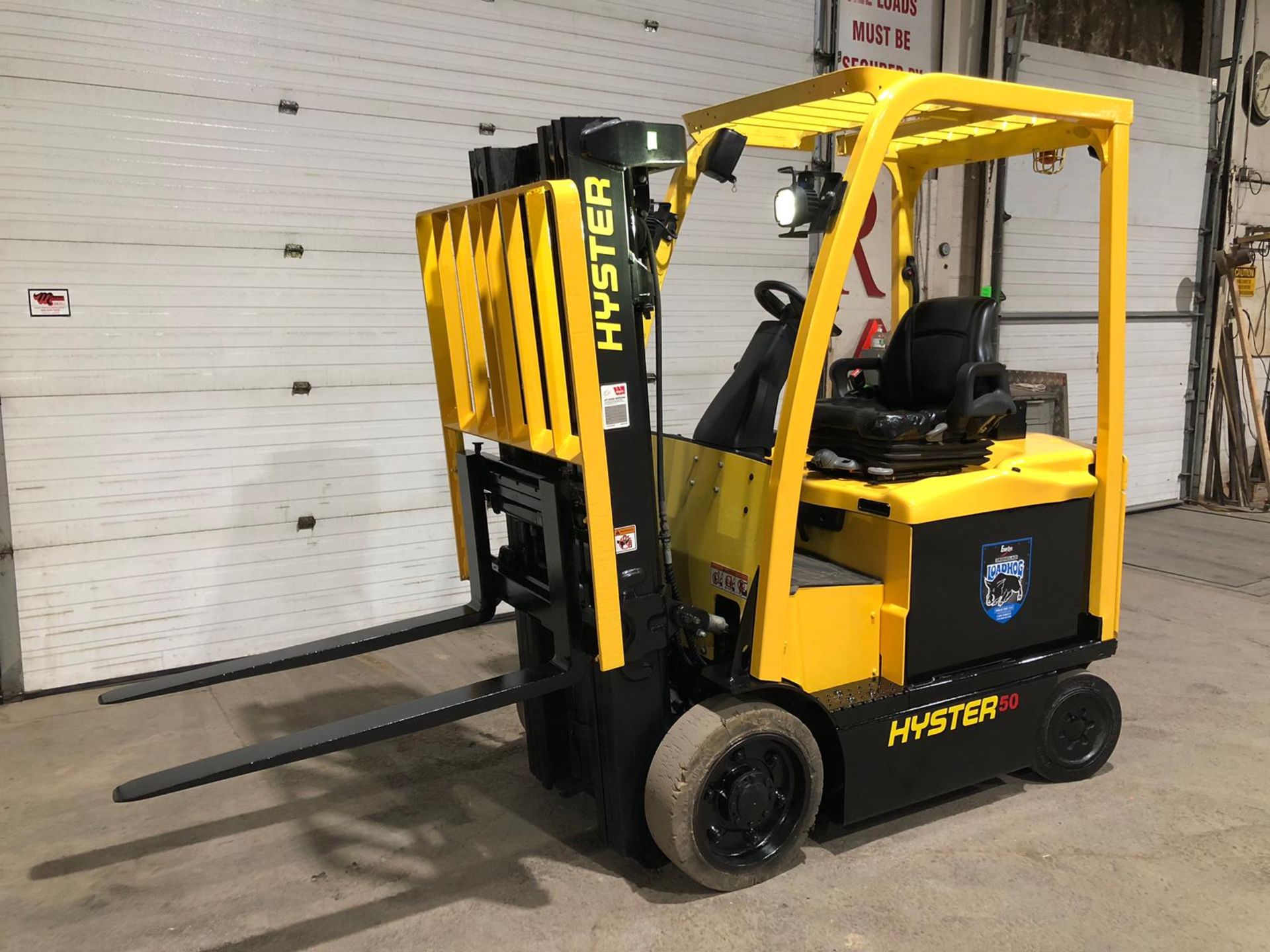 NICE 2016 Hyster model 50 - 5,000lbs Capacity Forklift Electric with Sideshift - 3-stage mast - Image 2 of 5