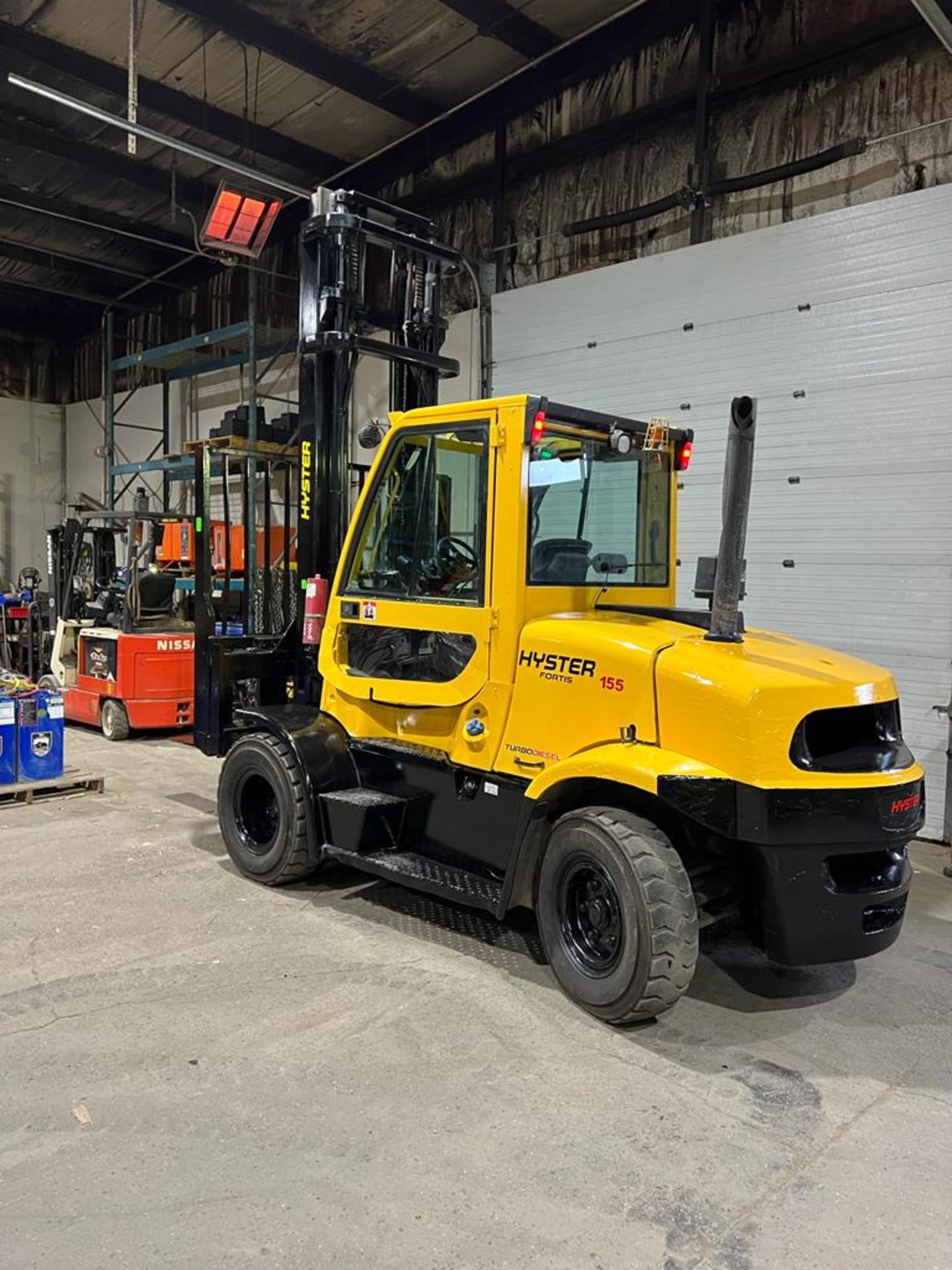 NICE 2017 Hyster model 155 - 15,500lbs Capacity OUTDOOR Forklift Diesel with CAB sideshift - Image 5 of 6