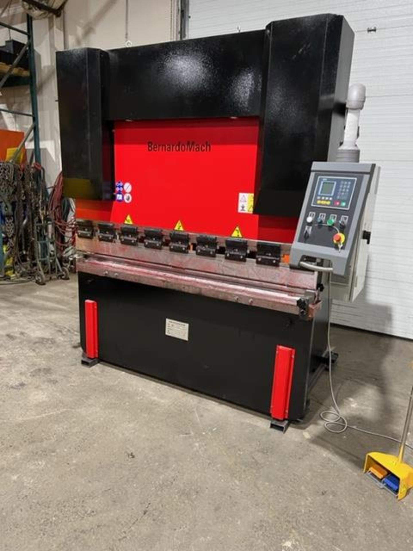 BernardoMach Hydraulic Press Brake 100 ton capacity 80" bed - 460/575V 3 phase with CNC back gauge - Image 3 of 6