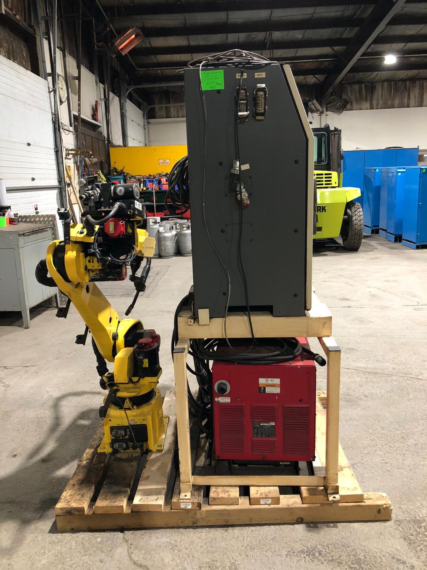 MINT Fanuc Arcmate 120iB Welding Robot with RJ3iB Controller WITH wire feeder, COMPLETE & TESTED - Image 4 of 6