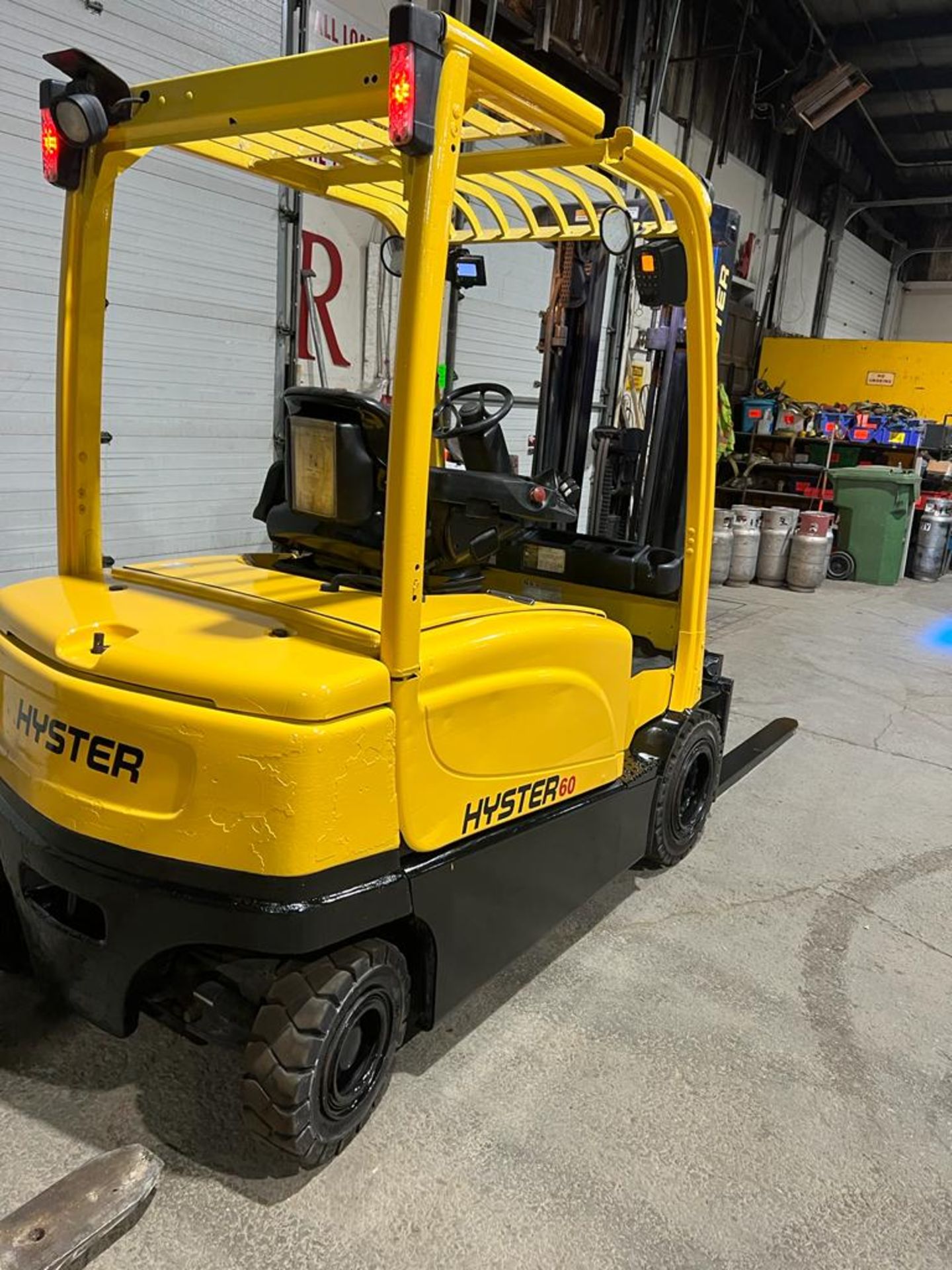 NICE 2016 Hyster model 60 - 6,000lbs Capacity OUTDOOR Forklift Electric with Sideshift 54" forks, - Image 4 of 6