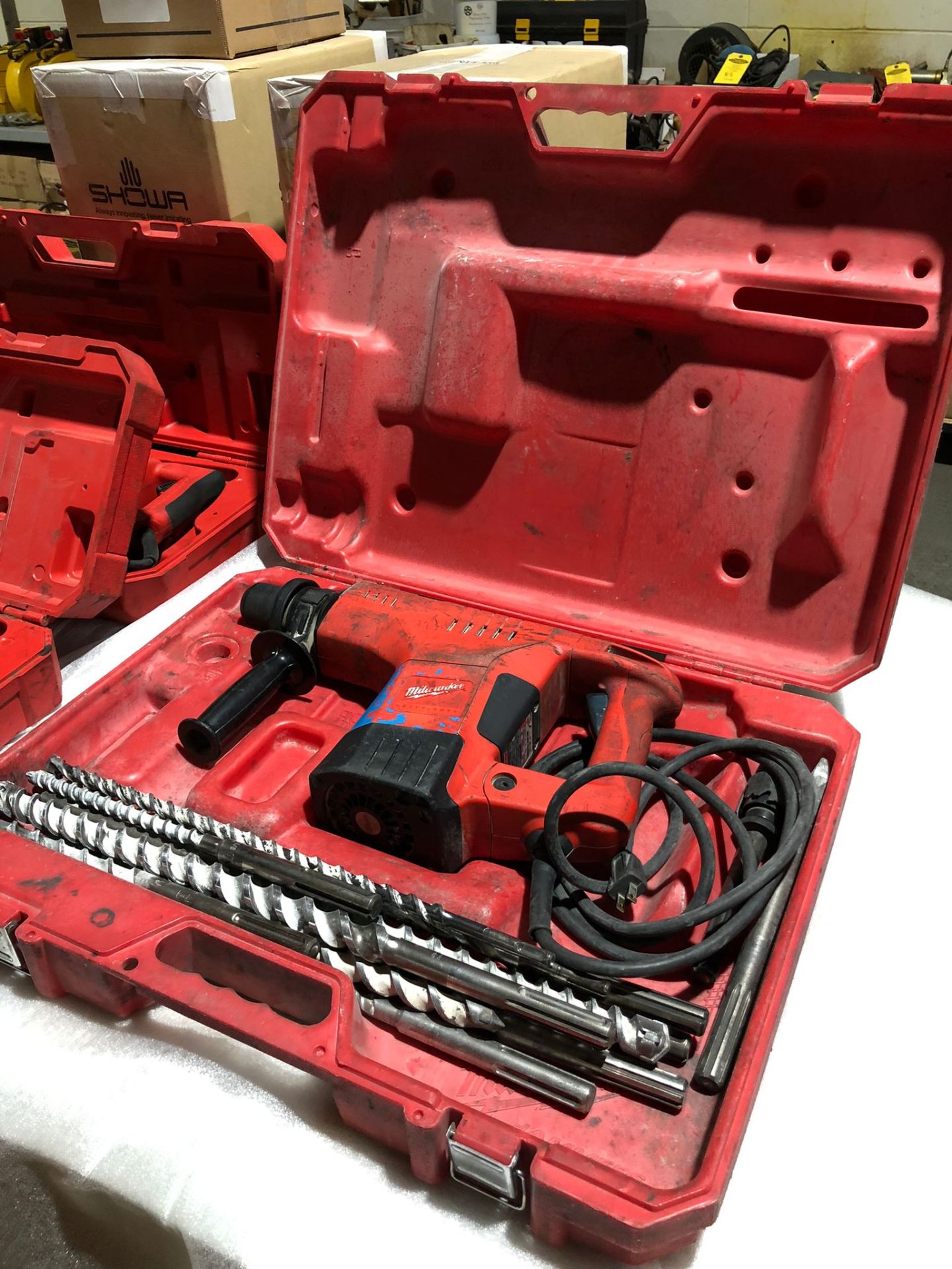 Milwaukee Rotary Hammer Drill in case with accessory drill bits *** FROM 5-STAR RIGGING