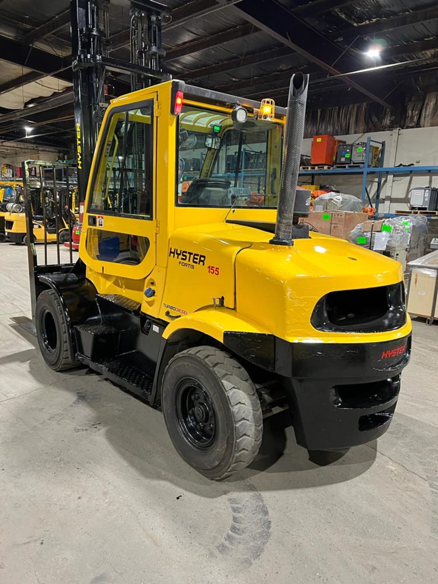 NICE 2017 Hyster model 155 - 15,500lbs Capacity OUTDOOR Forklift Diesel with CAB sideshift - Image 5 of 8