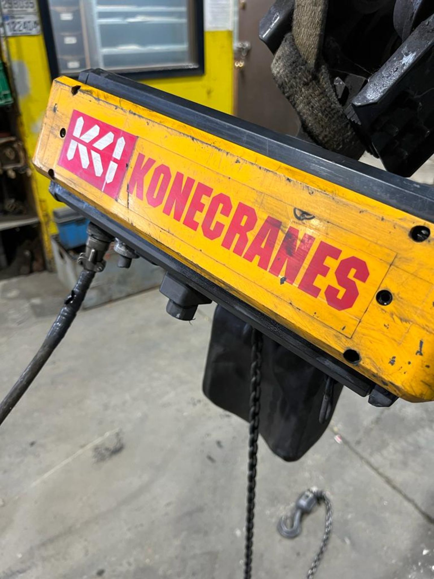 Konecrane XN5 - 500lbs Electric Hoist Crane Unit with 25 foot / 8m Long Chain - Image 3 of 3