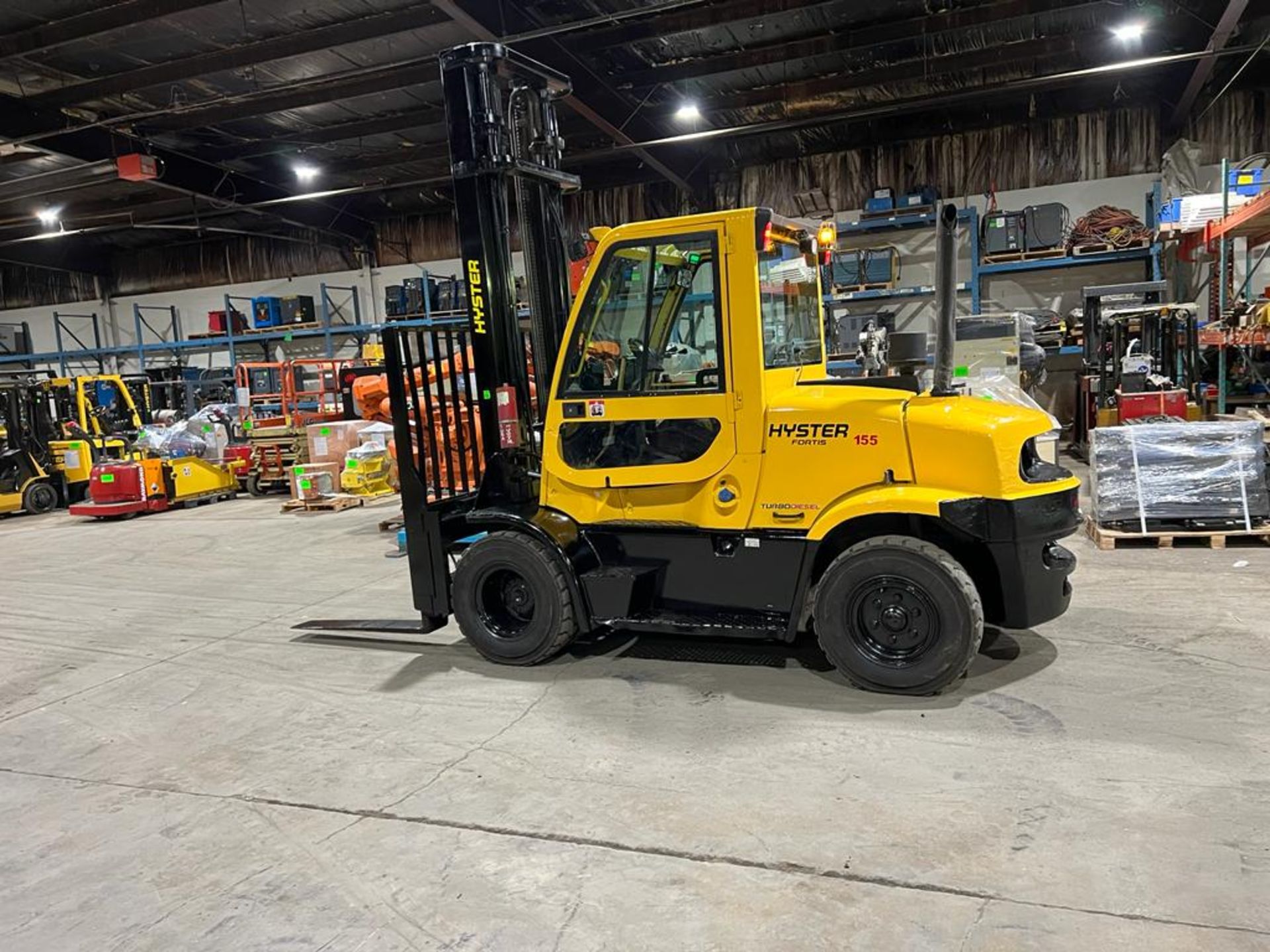 NICE 2017 Hyster model 155 - 15,500lbs Capacity OUTDOOR Forklift Diesel with CAB sideshift