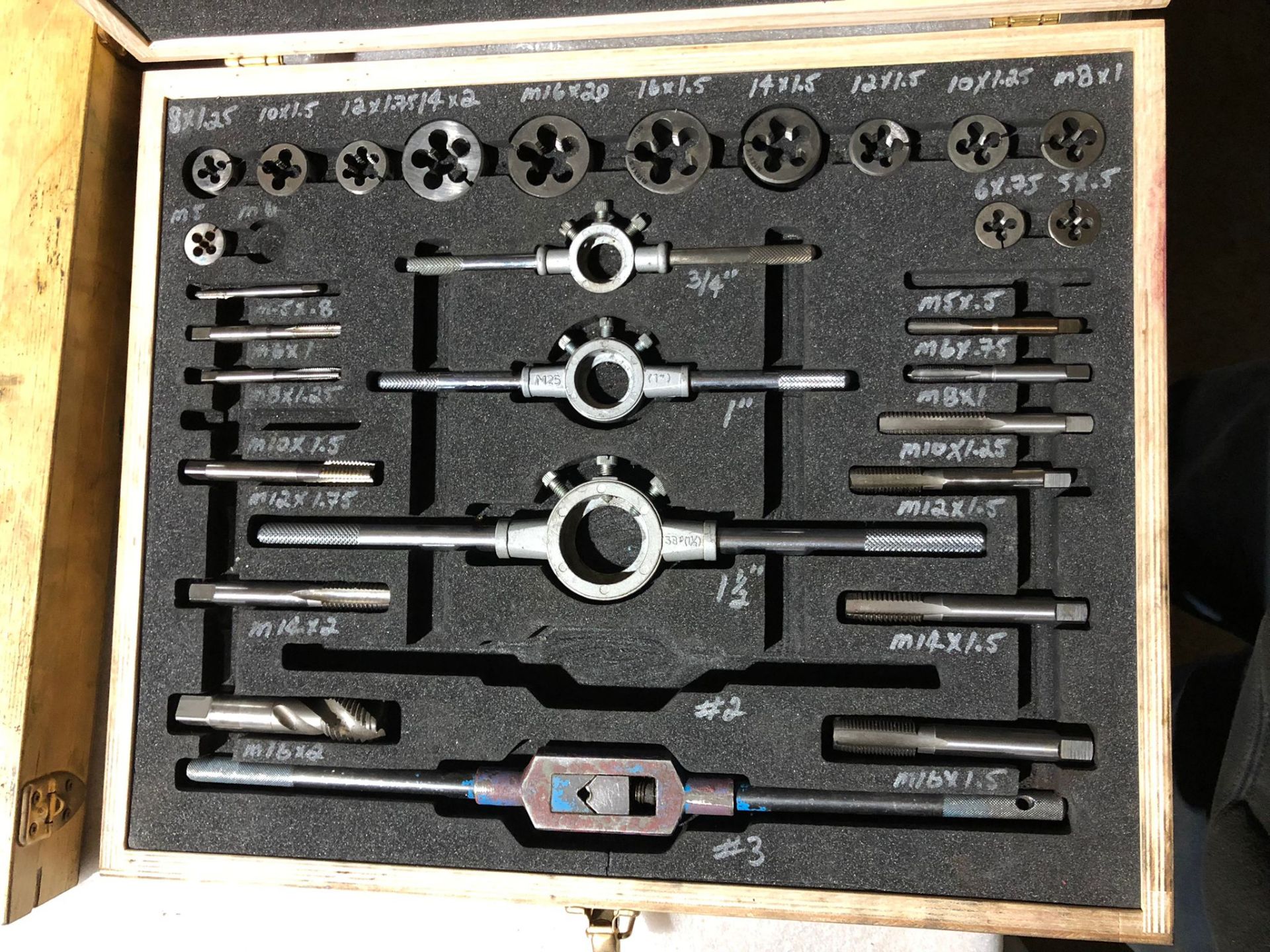 Large Tap & Die Set in Case Metric - Image 2 of 2