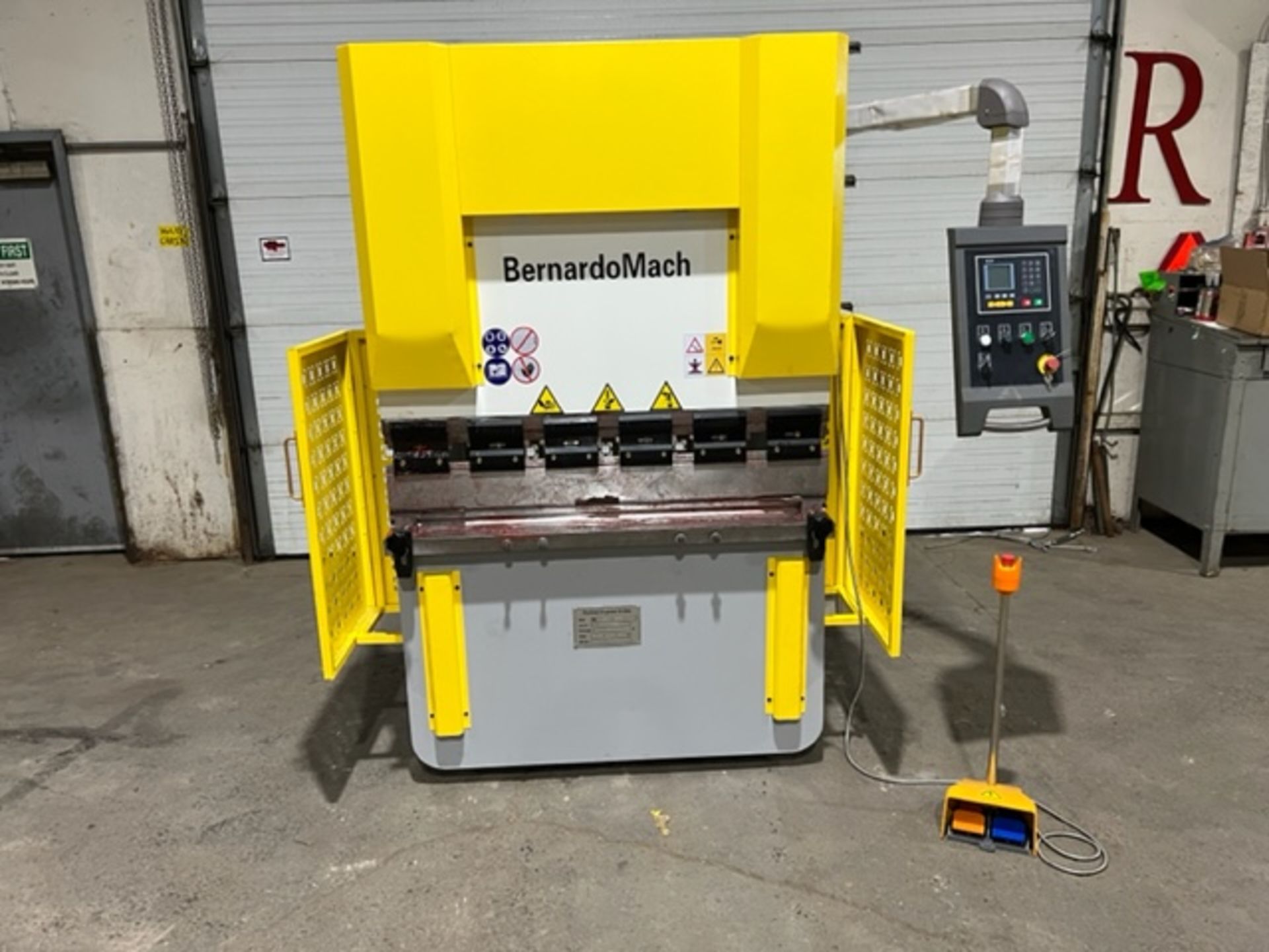 BernardoMach Hydraulic Press Brake 40 ton capacity 48" bed - 460/575V 3 phase with CNC back gauge