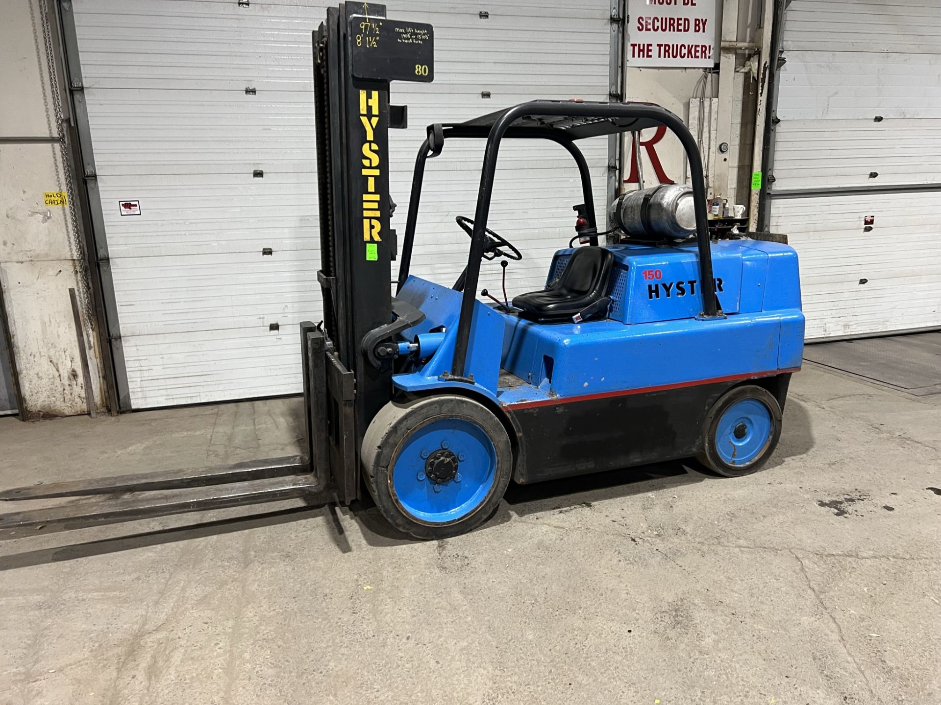 NICE Hyster model 150 - 15,000lbs Capacity Forklift LPG (propane) 3-stage mast RIGGER SPECIAL with