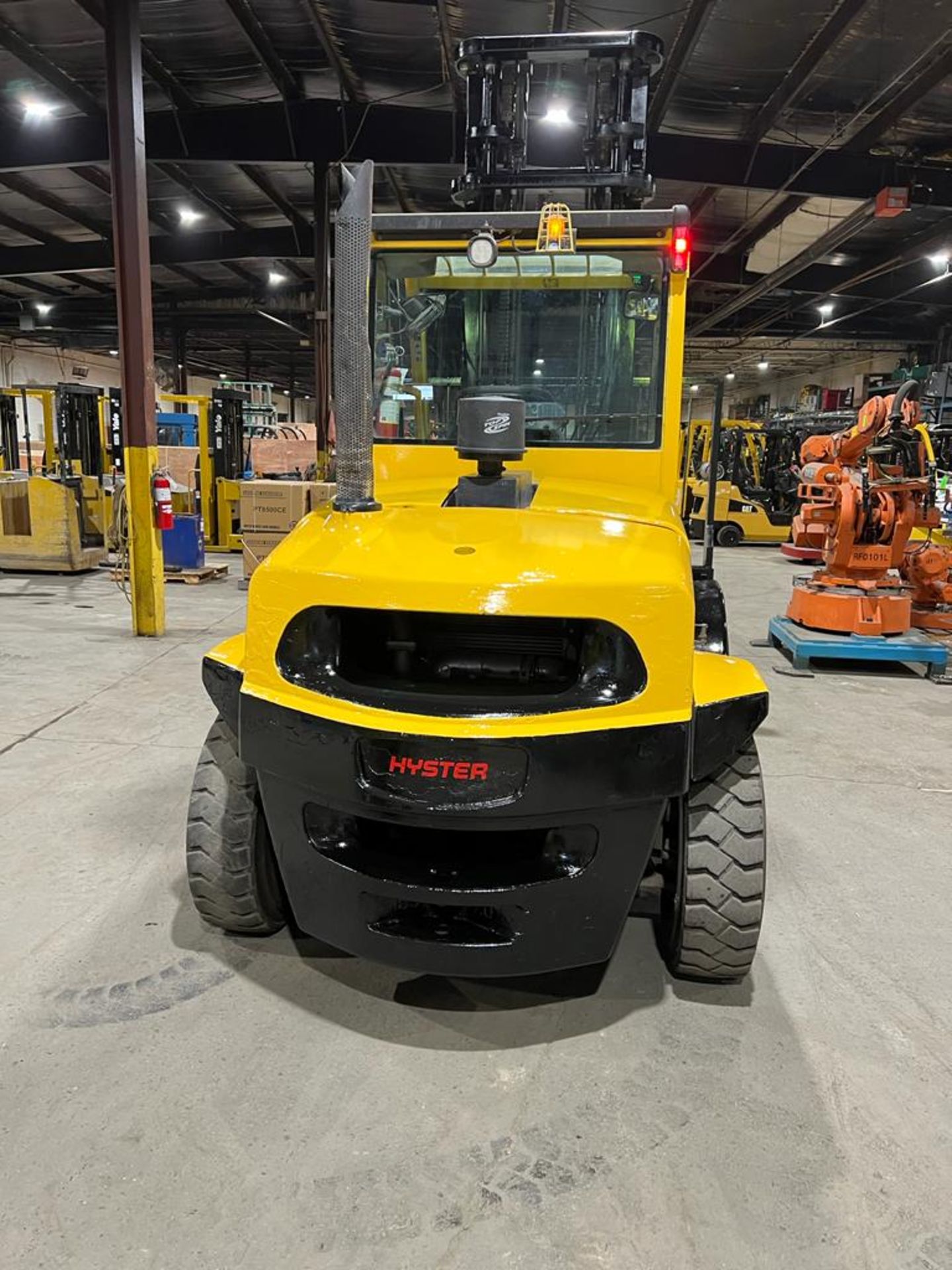 NICE 2017 Hyster model 155 - 15,500lbs Capacity OUTDOOR Forklift Diesel with CAB sideshift - Image 6 of 8