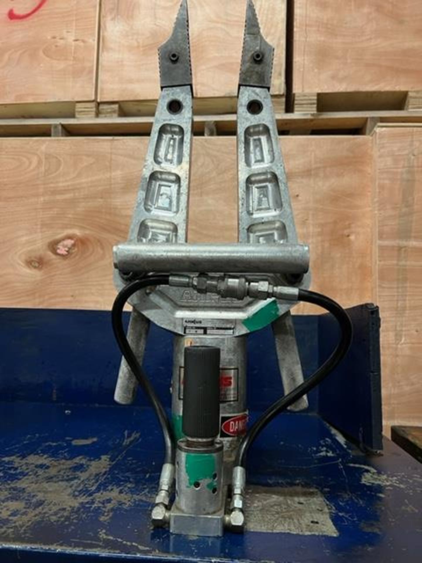 AMKUS Jaws of Life Spreader Hydraulic System - Image 2 of 2