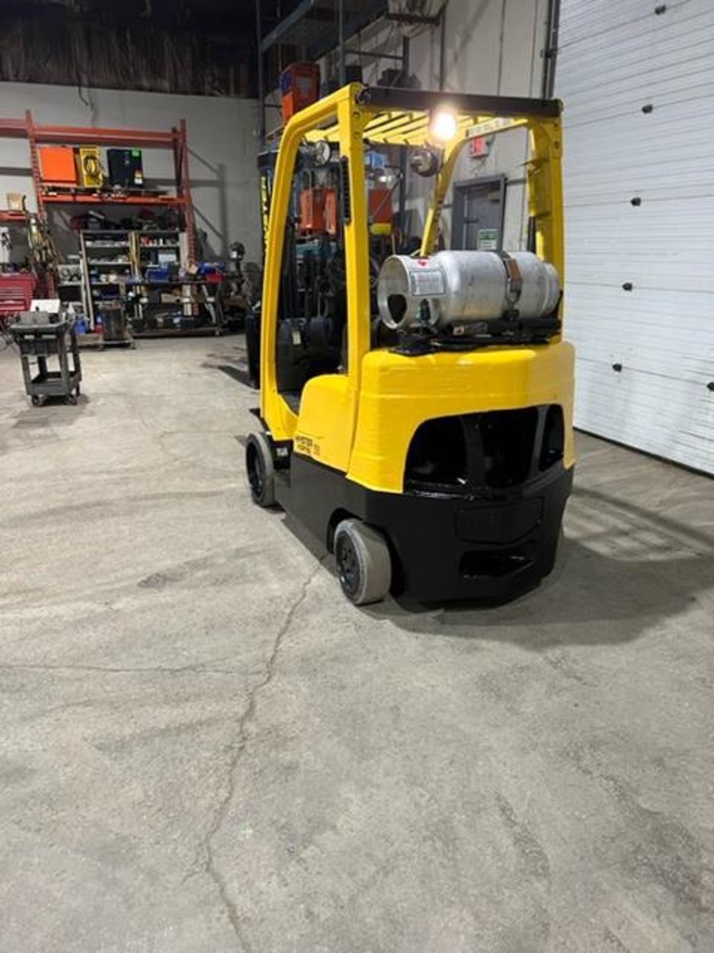 NICE 2005 Hyster model 50 - 5,000lbs Capacity Forklift LPG (propane) with Sideshift & 3-stage - Image 3 of 3