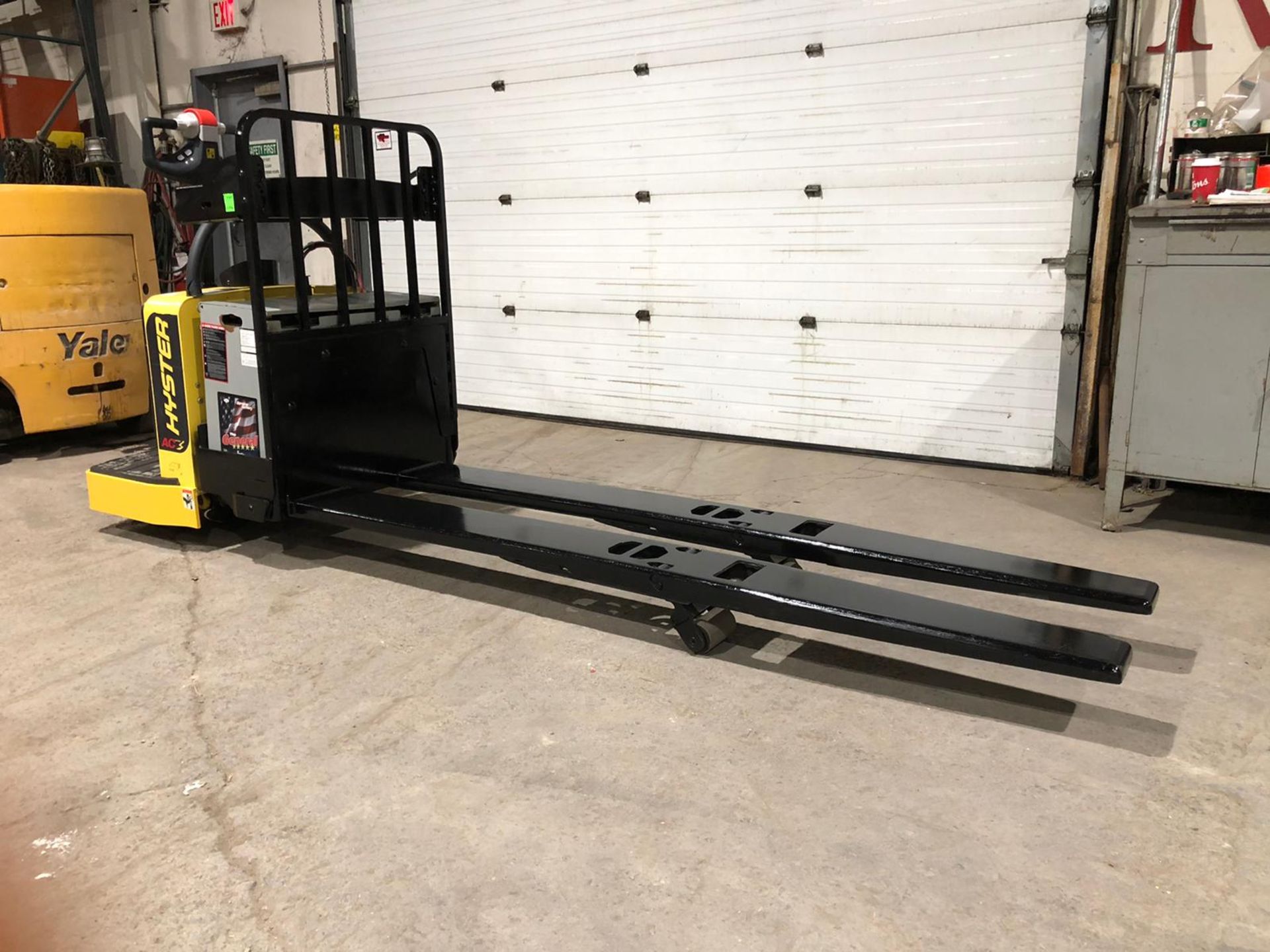 NICE 2015 Hyster Ride-On Powered Pallet Cart 8' Long Forks 6000lbs capacity with LOW HOURS 24V - Image 4 of 4