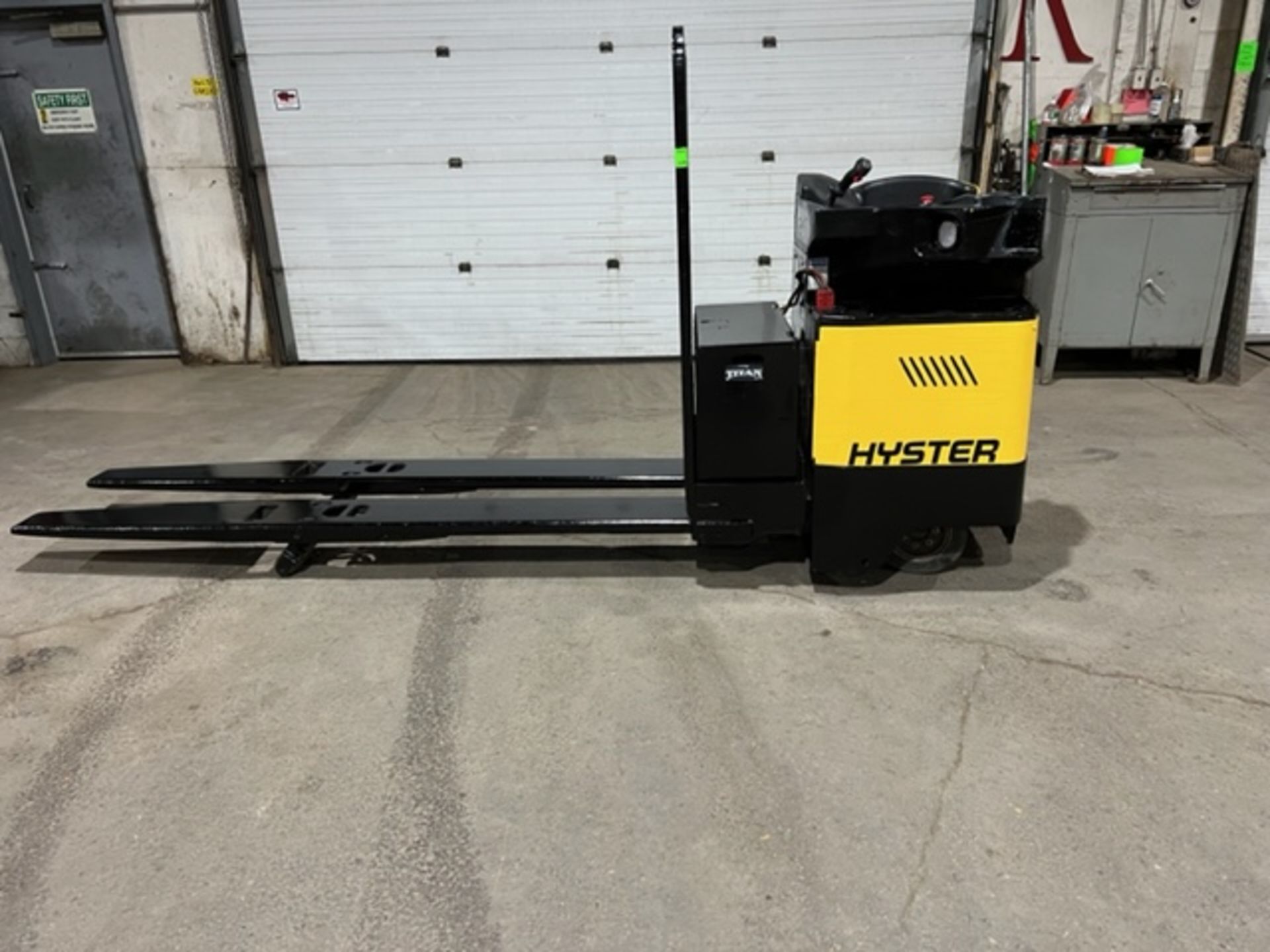 NICE 2015 Hyster Ride-On END RIDER Powered Pallet Truck 8' Long Forks 8000lbs capacity 24V NICE