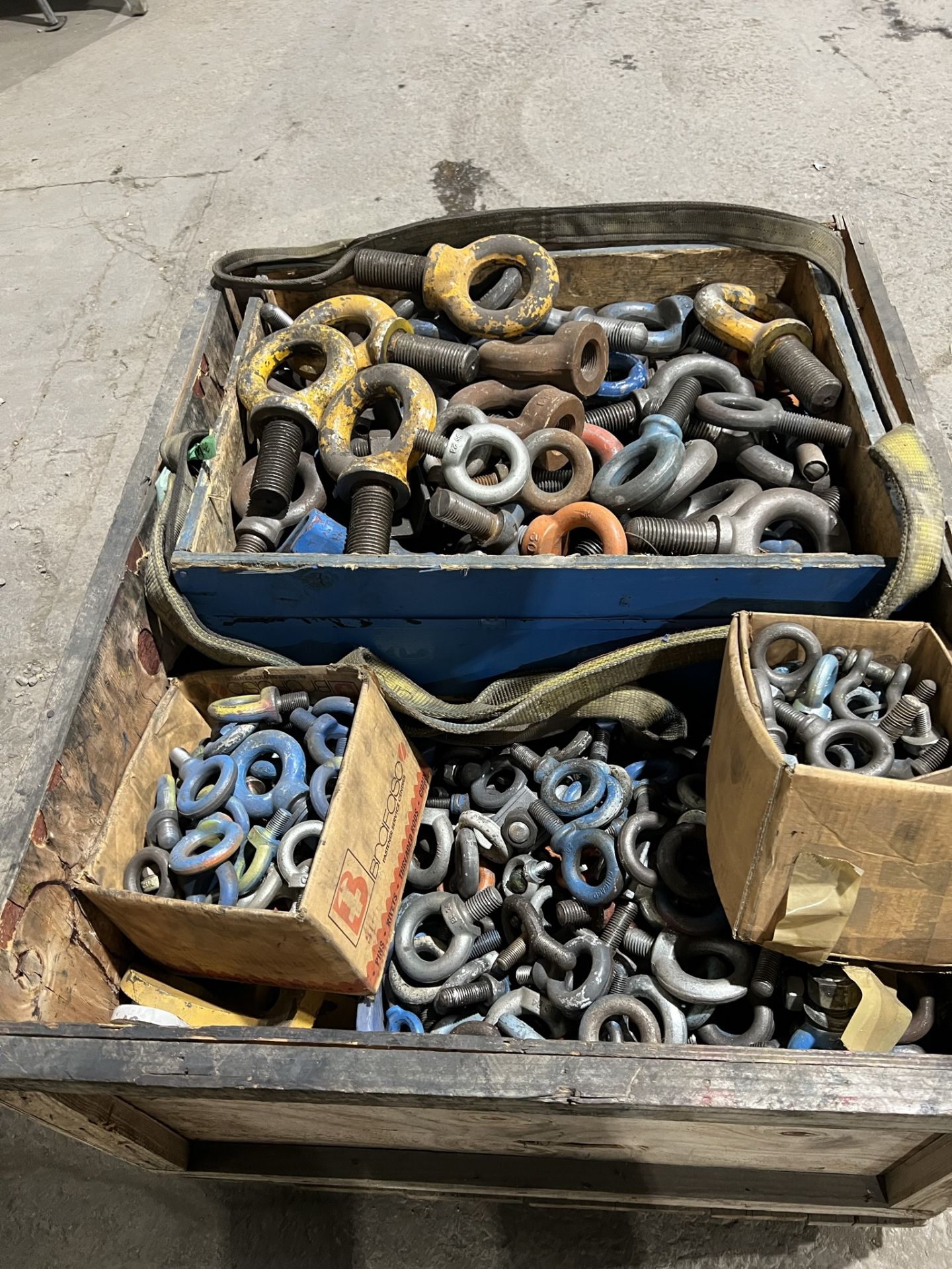 Box of Hundreds of Different Sized Eye Bolts *** FROM 5-STAR RIGGING - Image 2 of 2