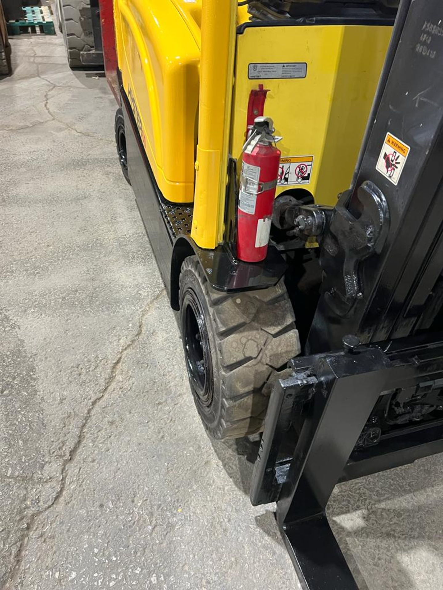 NICE 2016 Hyster model 60 - 6,000lbs Capacity OUTDOOR Forklift Electric with Sideshift 54" forks, - Image 6 of 6