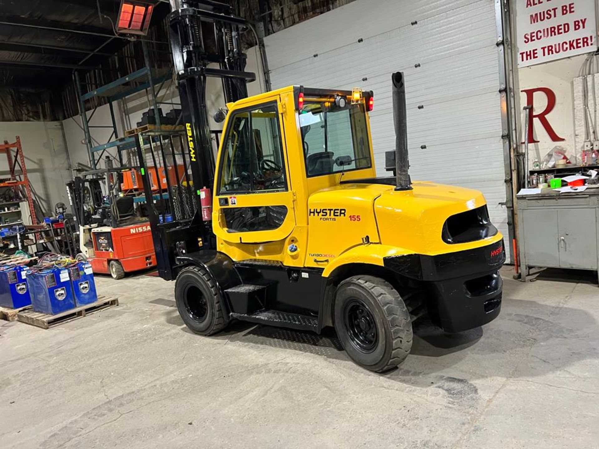 NICE 2017 Hyster model 155 - 15,500lbs Capacity OUTDOOR Forklift Diesel with CAB sideshift - Image 6 of 6