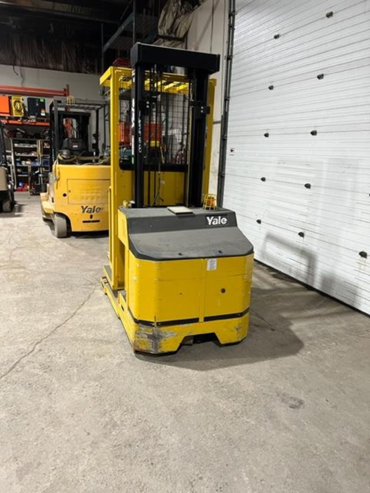 2015 Yale Order Picker 3000lbs capacity electric Powered Pallet Cart 24V with LOW HOURS FREE - Image 4 of 4