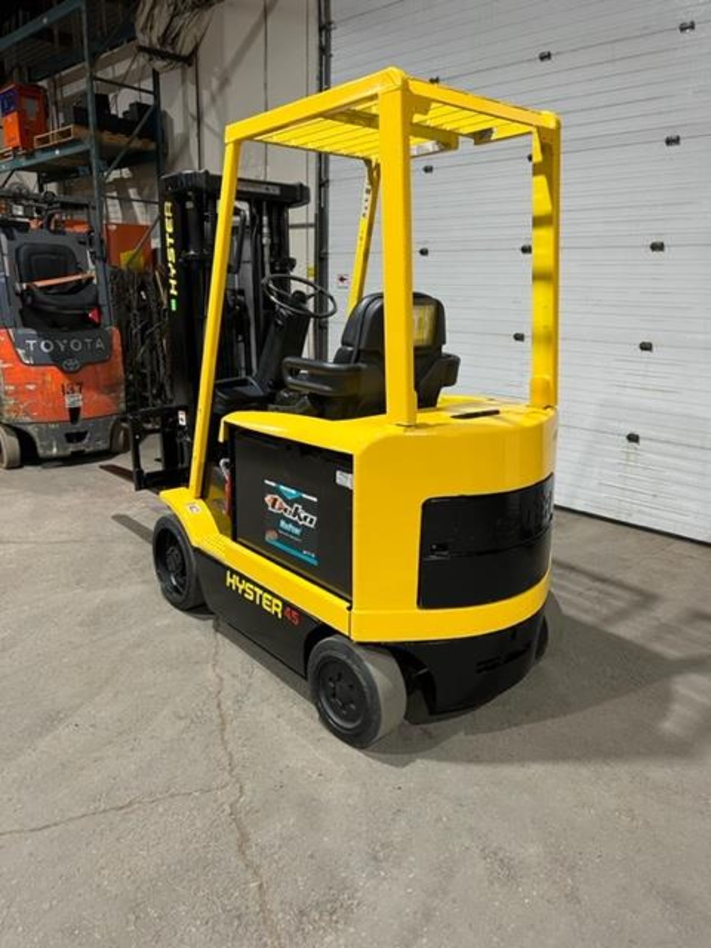 NICE 2008 Hyster model 45 - 4,500lbs Capacity Forklift Electric with Sideshift 4-way 3-stage - Image 3 of 3