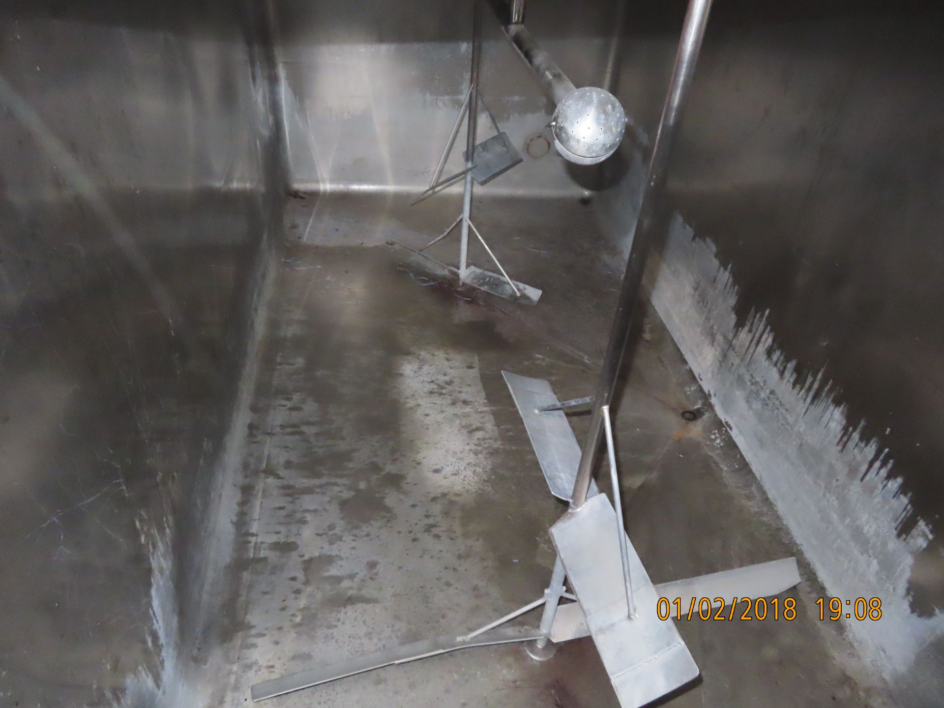 Rectangular S.S. Insulated Mixing Tank w/ Dual Agitators, Bottom Drain, Approx. 63'' x 125'' x 57'' - Image 4 of 4