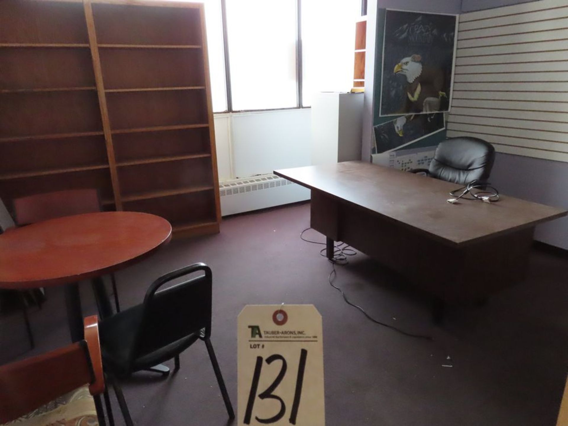 (Lot) Loose Office Furniture in