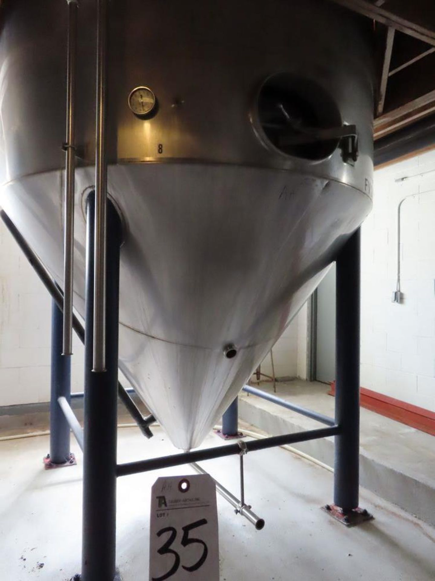 Santa Rosa Approx. 150 BBL Beer fermentor