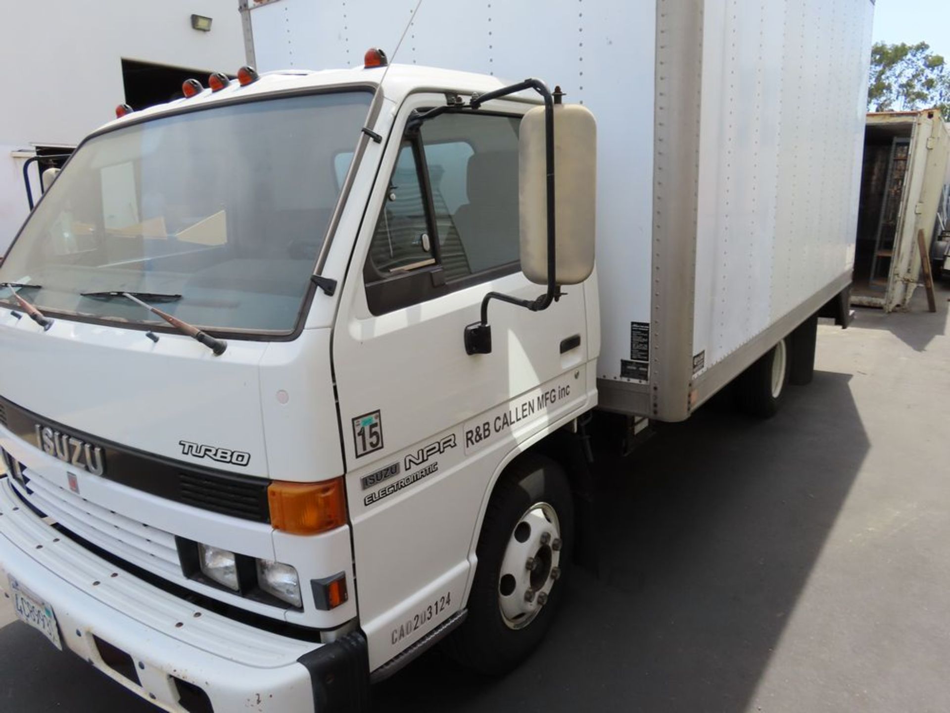 (1990) Isuzu Diesel Electromatic Turbo, 14' Box Truck, Miles: 126,605, August 2022 - Image 2 of 11