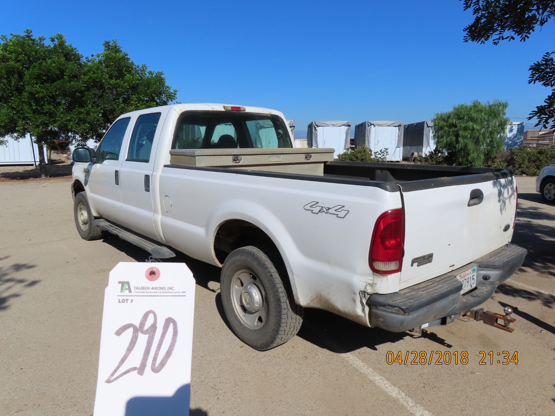 (2006) Ford mod. F-250XL Super Duty, 4-Door Pickup Truck, 5.4L Gas 4x4 w/ Tool Box; Miles: 329, - Image 3 of 5