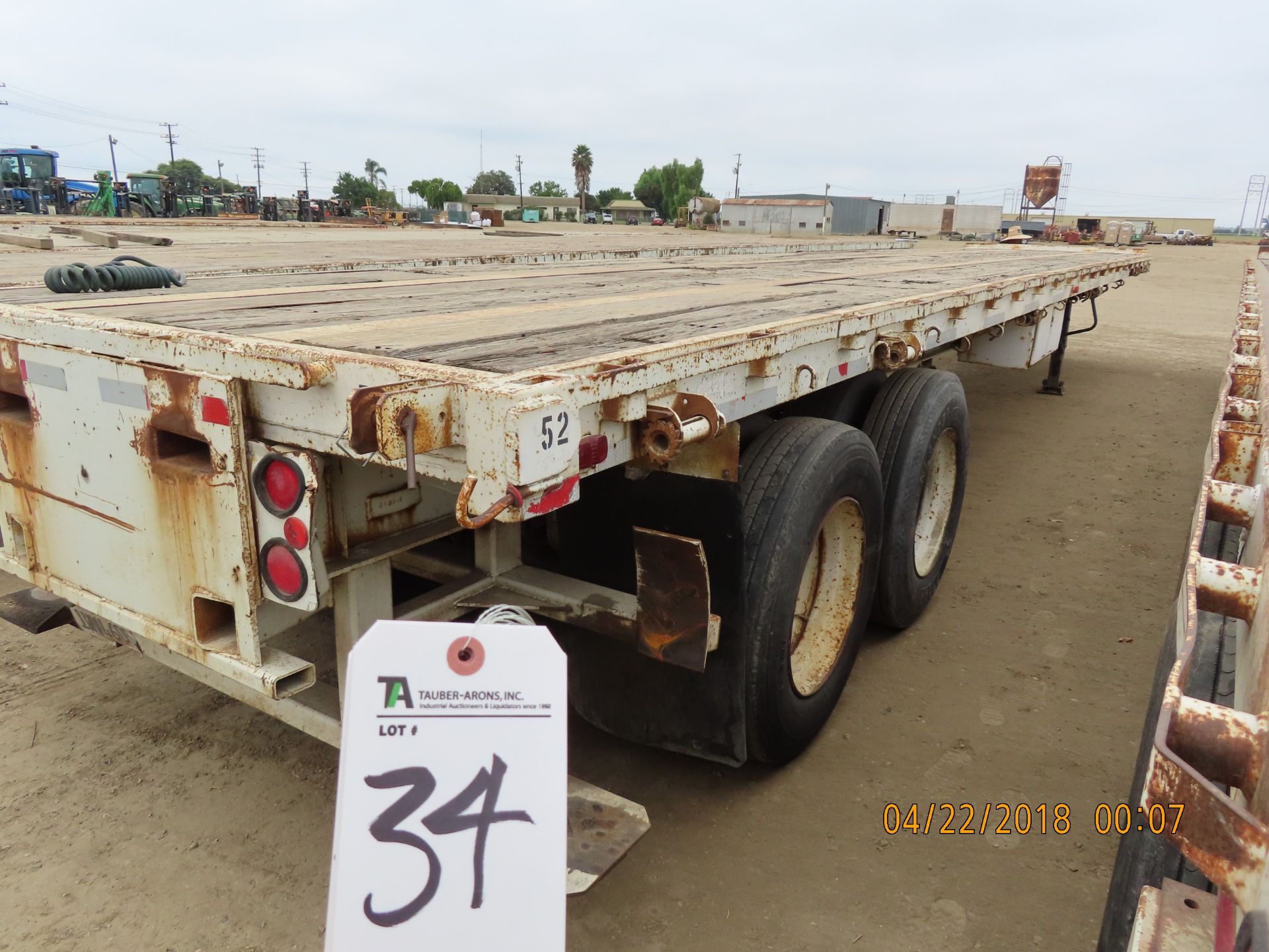 (1979) Great Dane 40'L x 92''W Flatbed Trailer 2-Axle w/ Forklift Mounts; Lic #1WV4605; VIN: M24091 - Image 2 of 4