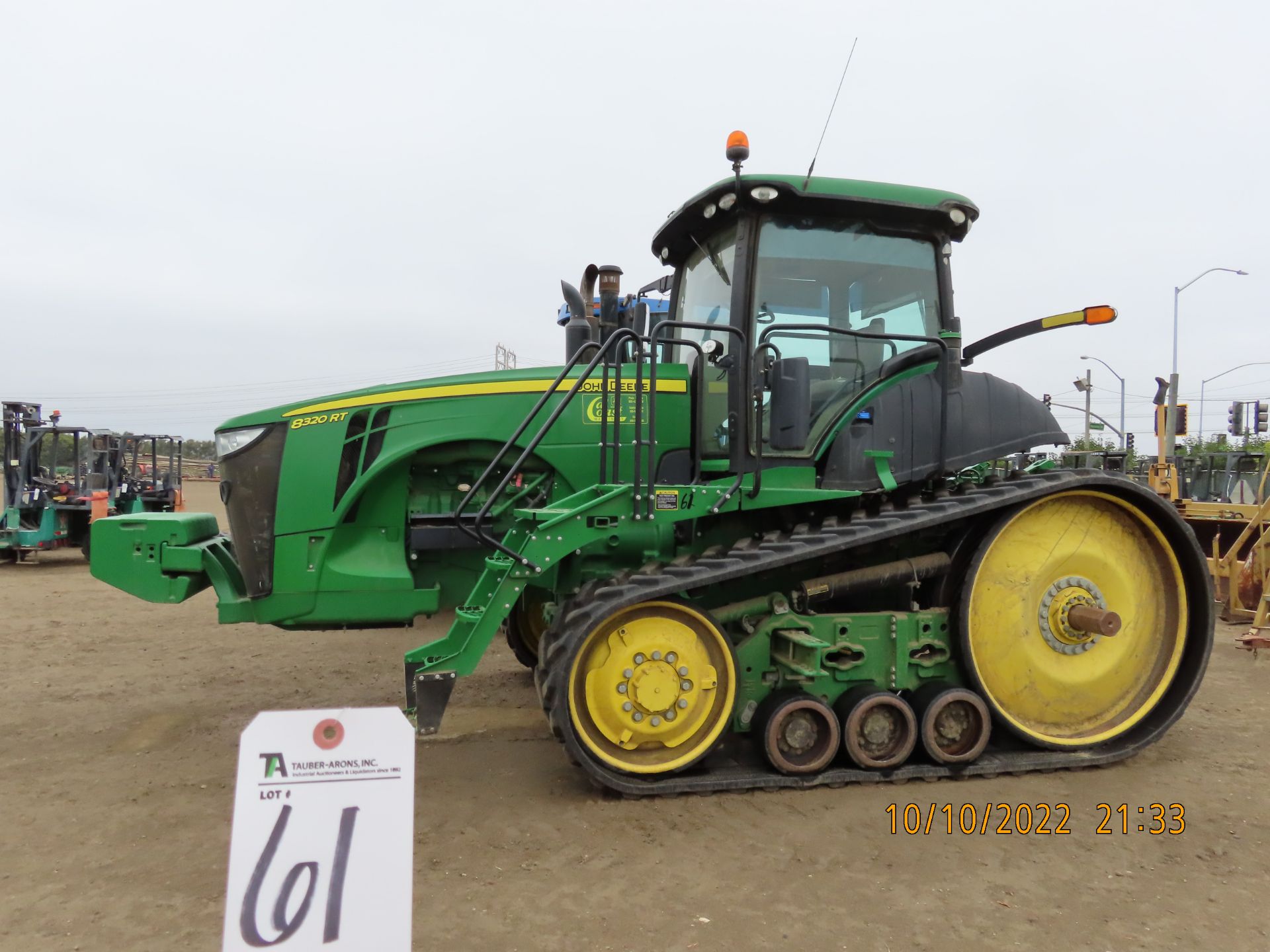 SUBJEC TO CONFIRMATION: (2018) John Deere mod. 832ORT, Tractor Rubber Crawler, Diesel; PIN: - Image 2 of 10