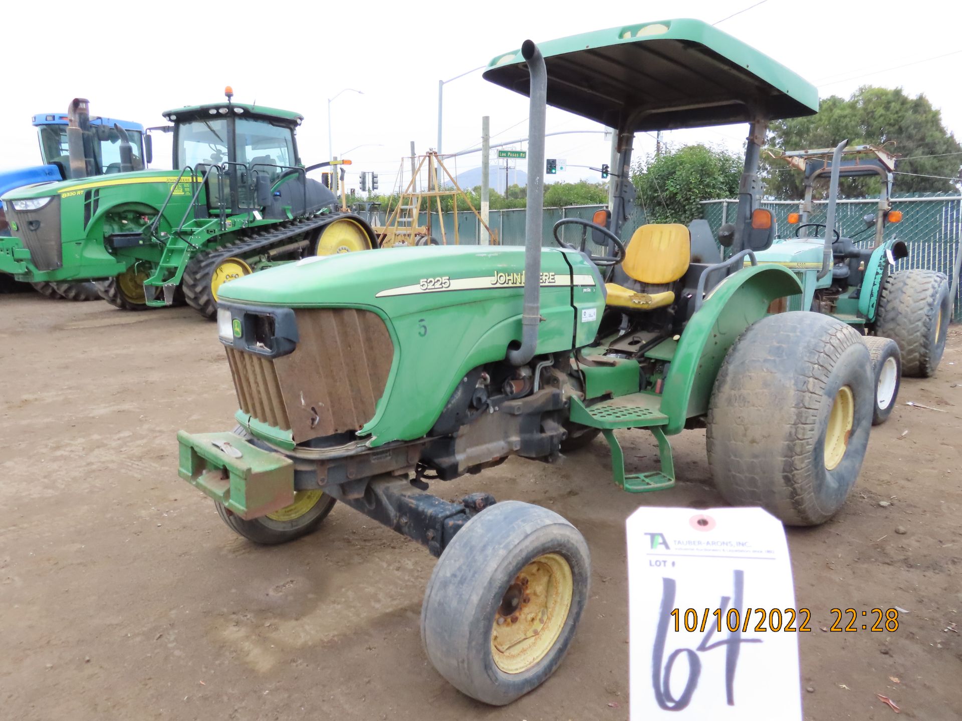 (2005) John Deere mod. 5525 Diesel Tractor w/ Turf Tires; Hours: 8,400; PIN: LV5225T122087 - Image 2 of 6