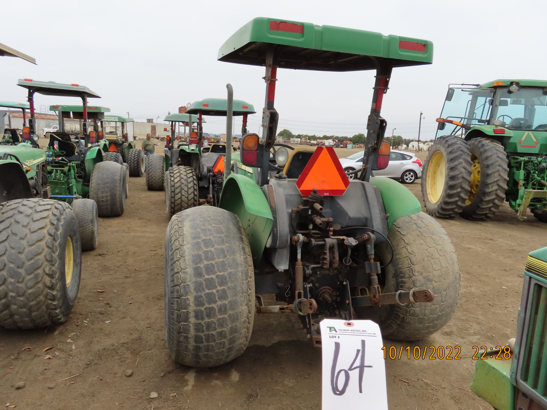 (2005) John Deere mod. 5525 Diesel Tractor w/ Turf Tires; Hours: 8,400; PIN: LV5225T122087 - Image 3 of 6