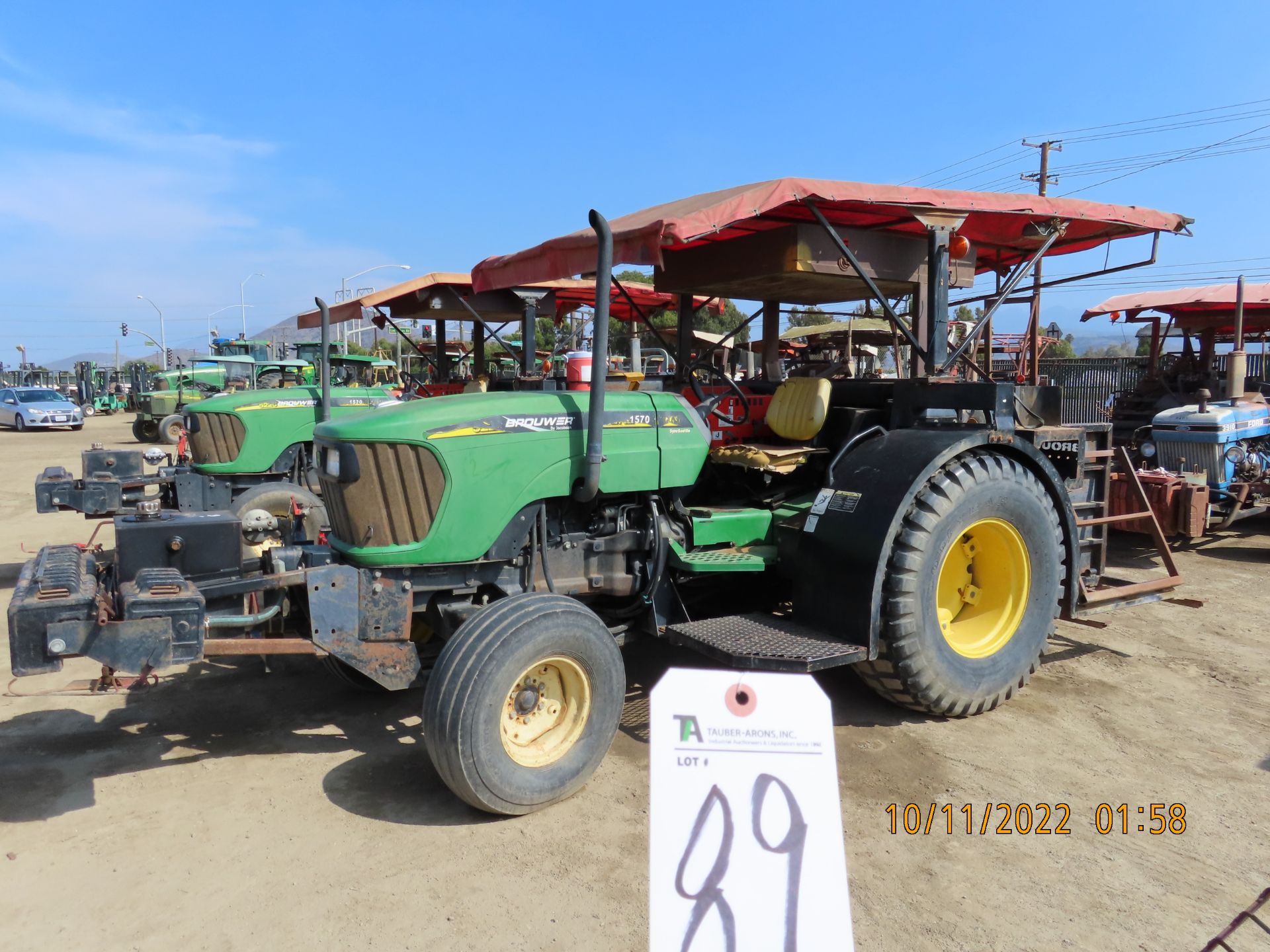 (2006) Brower 1570 Folding Sod Harvester w/ John Deere mod. 5225 Tractor w/ Turf Tires; Hours: 9, - Image 2 of 10