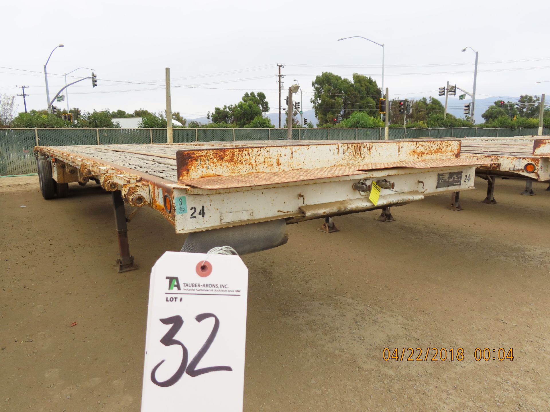 (1986) Trailmobile 42'L x 92''W Flatbed Trailer 2-Axle w/ Forklift Mounts; Lic #4AW1906; VIN: