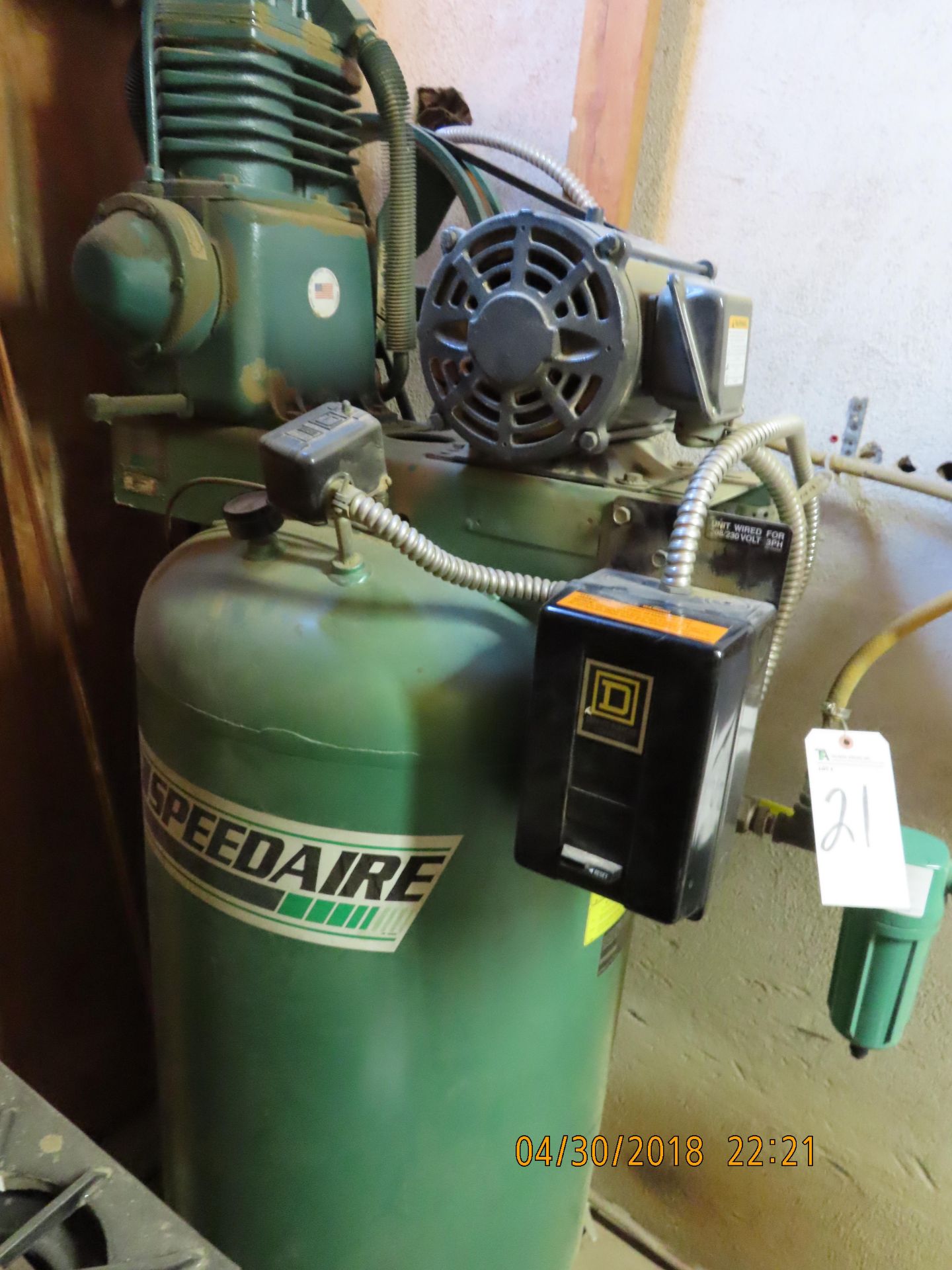 SpeedAire 3.7hp Vertical Air Compressor - Image 2 of 2