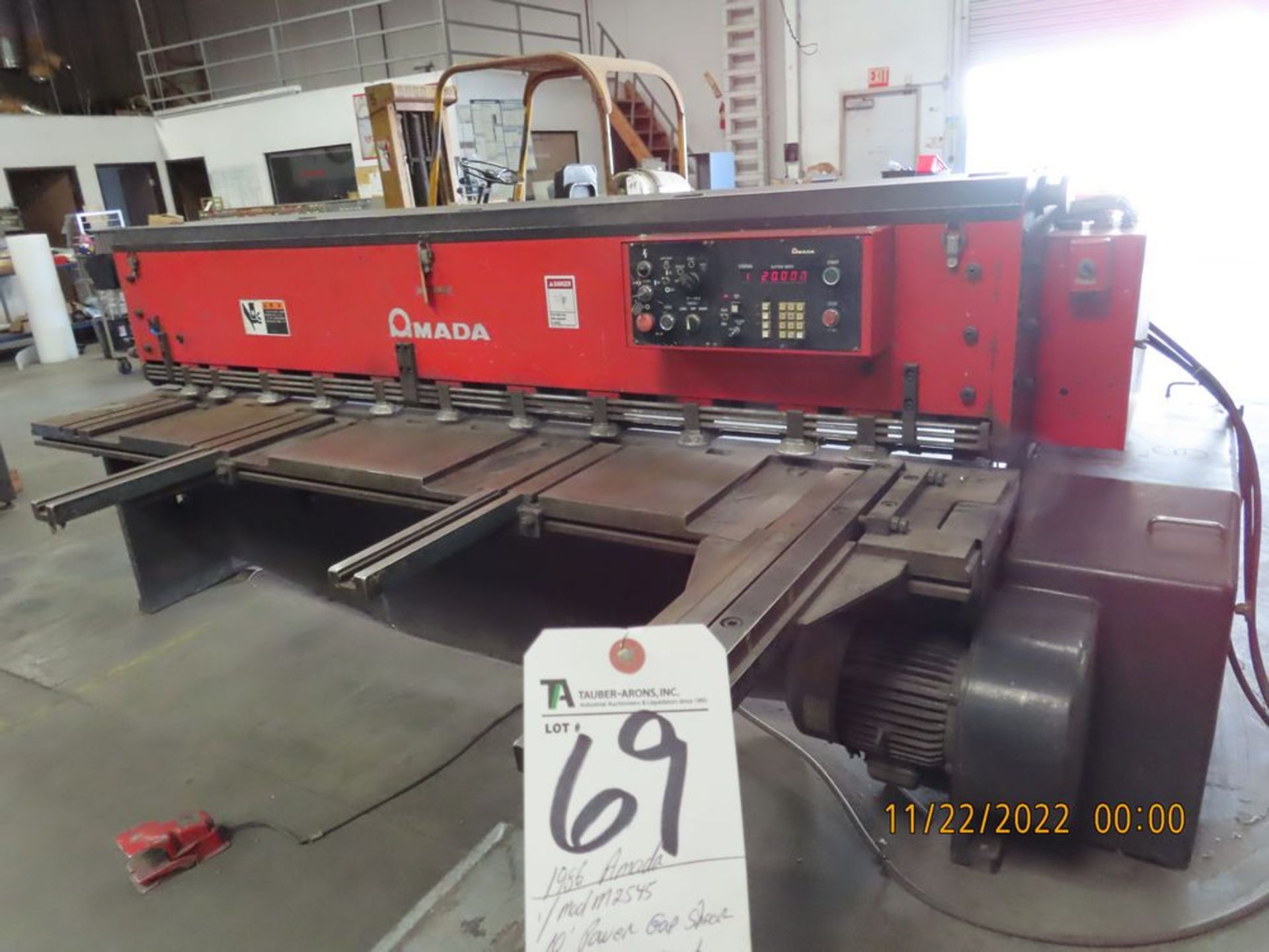 (1986) Amada mod. M2545, 8' Power Gap Shear w/ FOPBG, Front Extensions; SM/N 25452884