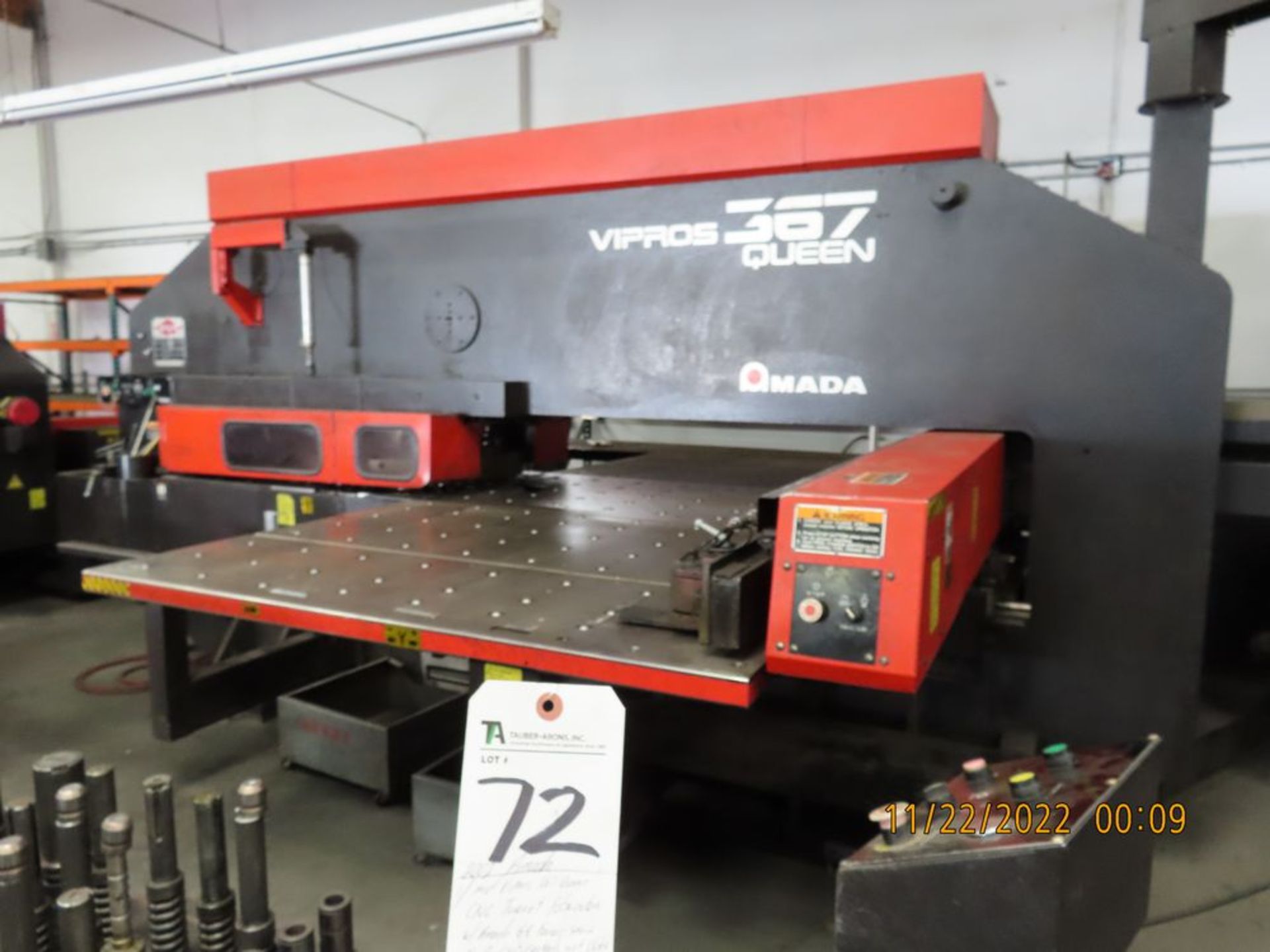 (2002) Amada mod. Vipros 367 Queen, CNC Turret Fabricator w/ Amada GE Fanuc Series 18-P CNC