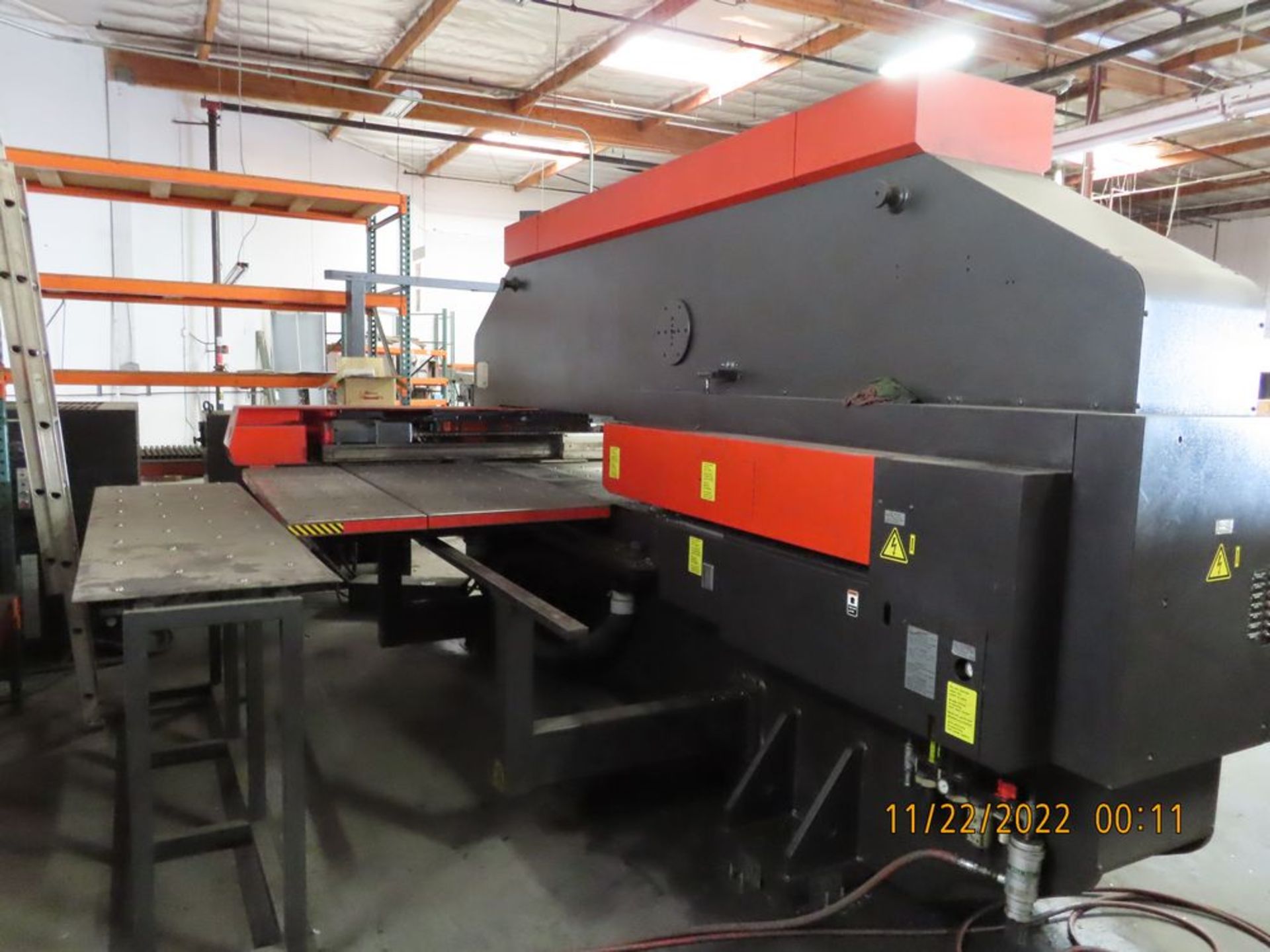 (2002) Amada mod. Vipros 367 Queen, CNC Turret Fabricator w/ Amada GE Fanuc Series 18-P CNC - Image 8 of 9