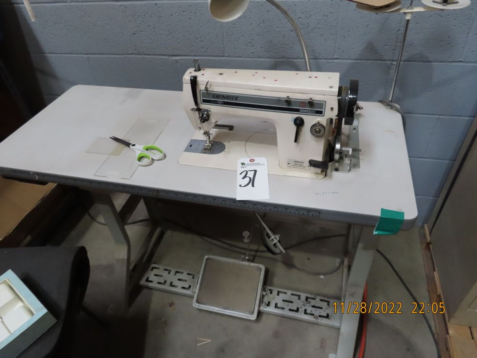 Gemsy mod. GEM2OU23 Zig Zag Sewing Machine (LOCATION: 11170 Thurston Lane, Jurupa Valley, CA --