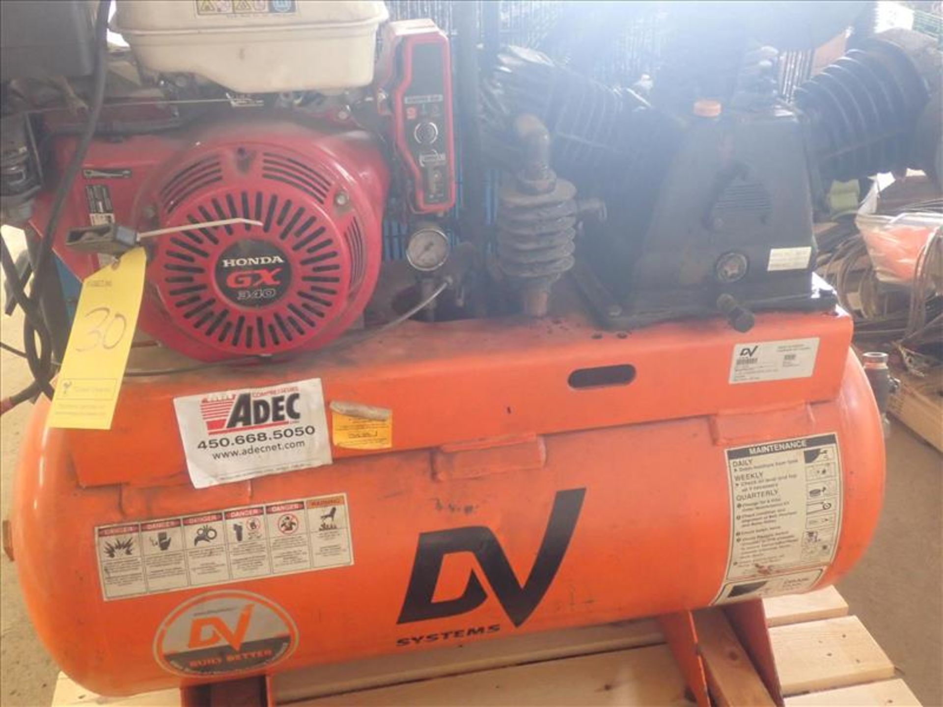 DV air compressor, mod. DEV-55/IS11-4430, 11 hp, tank mounted w/ Honda GX340 gas eng. (Loc Saint-