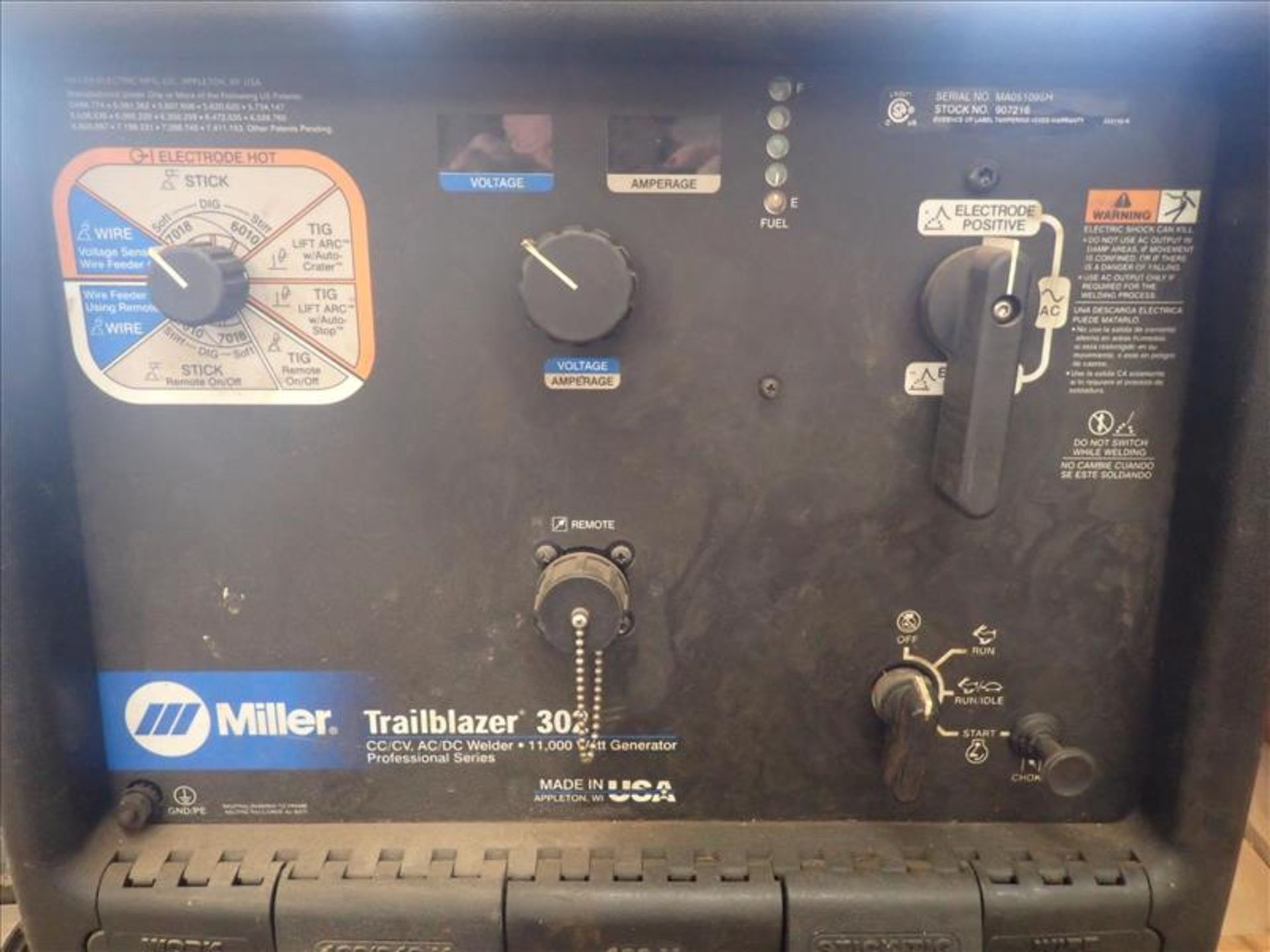 Miller TrailBlazer 302 CC/CV, AC/DC multi-process welder (Loc Saint-Sulpice) - Image 2 of 3