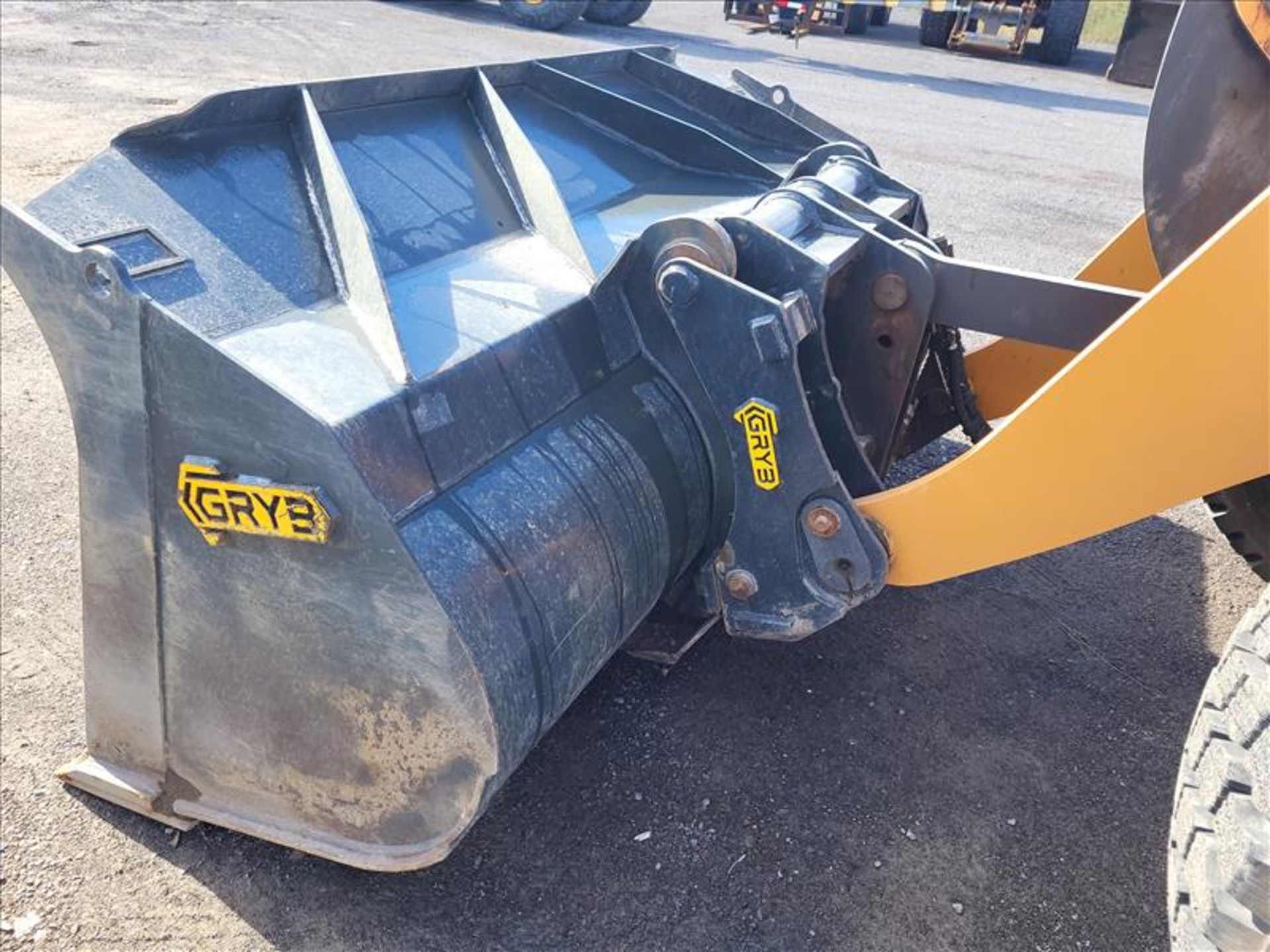 Case 621G Wheel Loader, enclosed cab, auxiliairy hydraulic system, GRYB Q/C, rearview camera, - Image 12 of 20